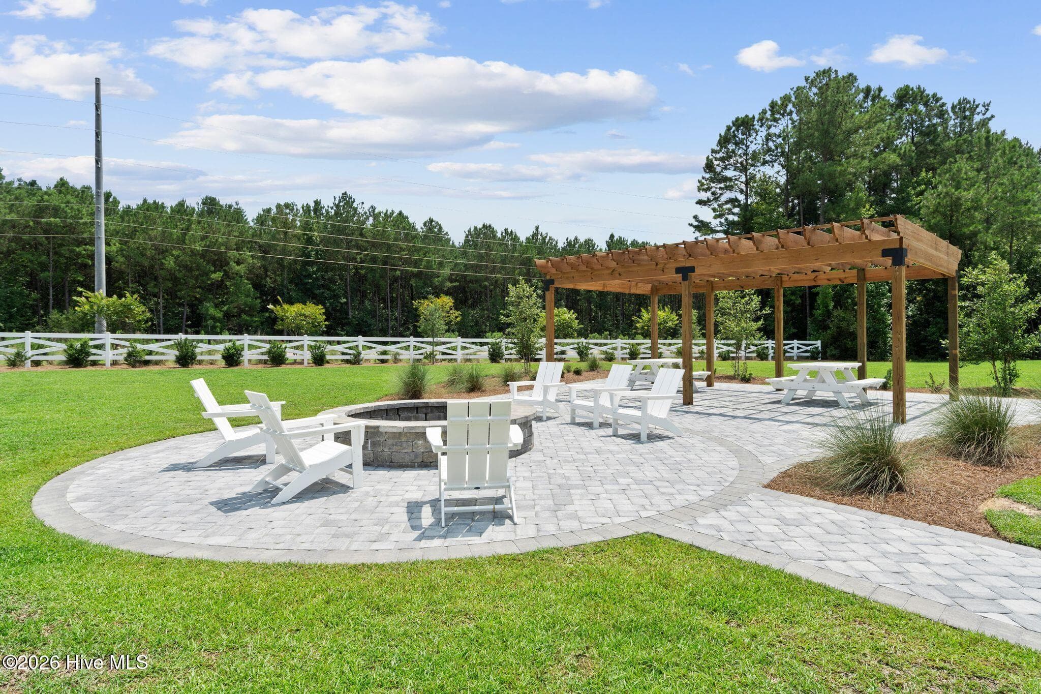 MIDDLE CREEK VILLAGE - Picnic amenities - 967 Rindlewood Trail NE, Bolivia, NC 28422