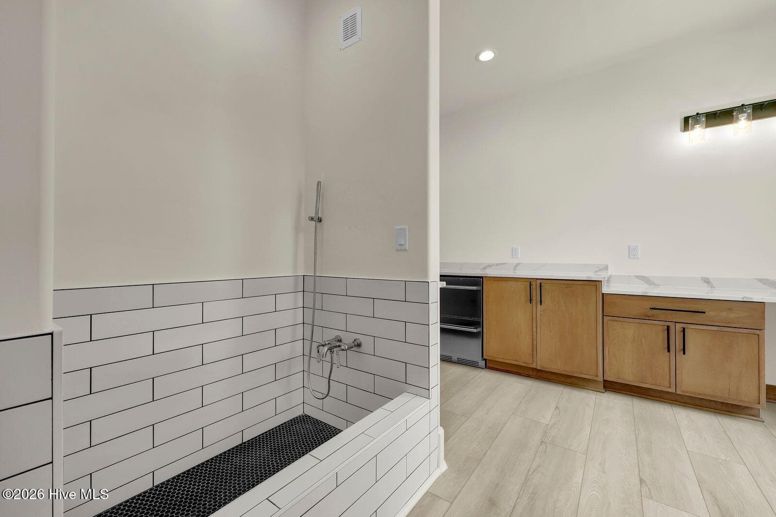 Dog wash - 38 Reston Bluff, Hampstead, NC 28443