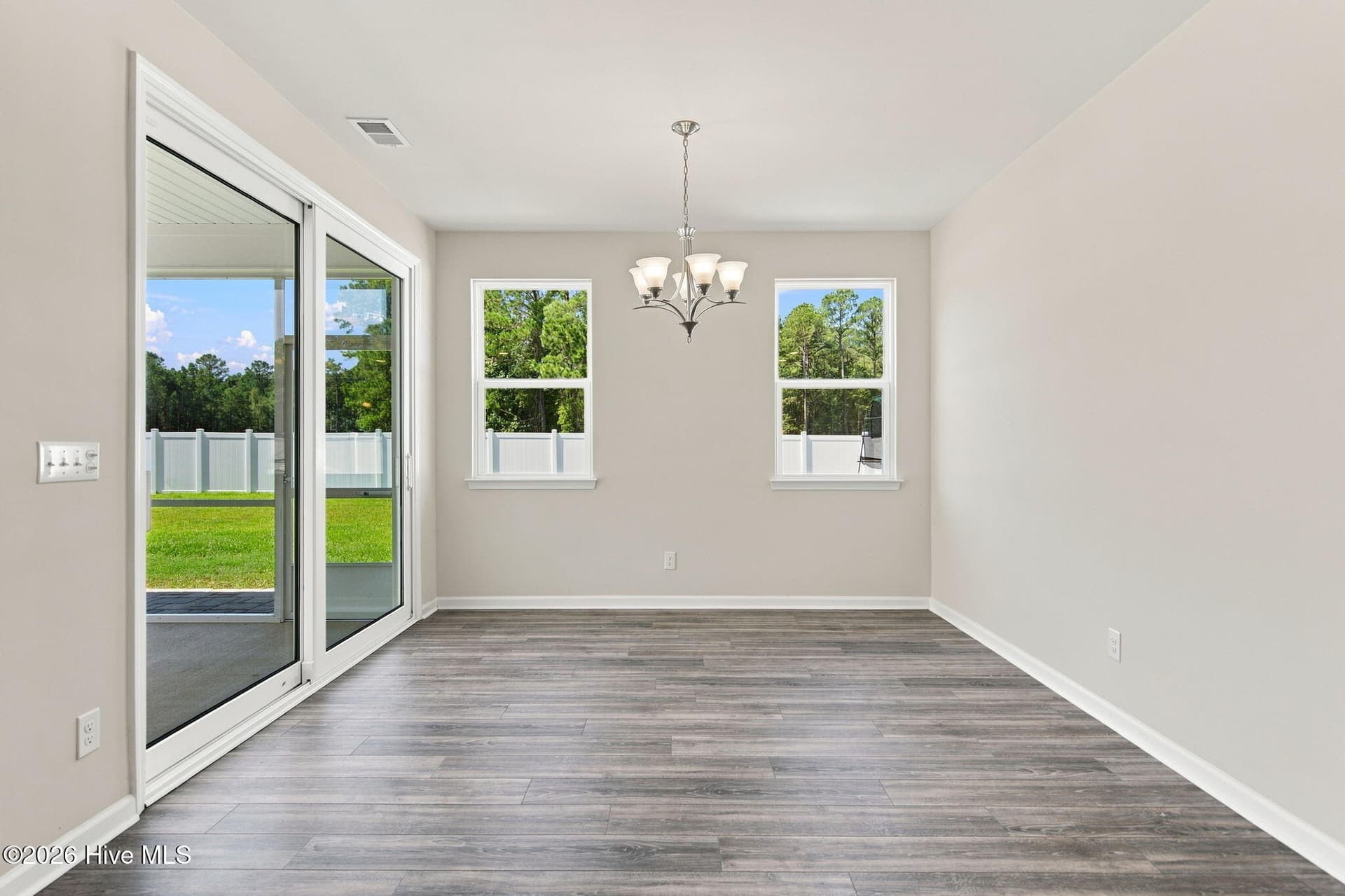 Single Family Residence at 609 Edgeside Drive SE, Bolivia, NC 28422, photo 19 of 67