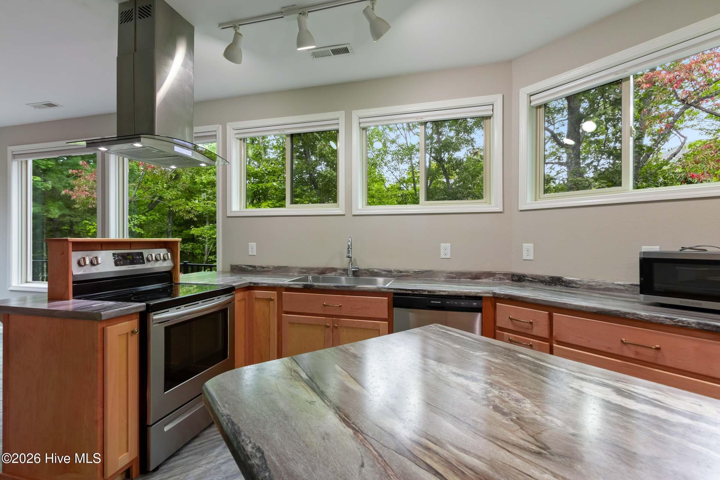Single Family Residence at 315 Peachtree Mountain Estates Road, Murphy, NC 28906, photo 20 of 51