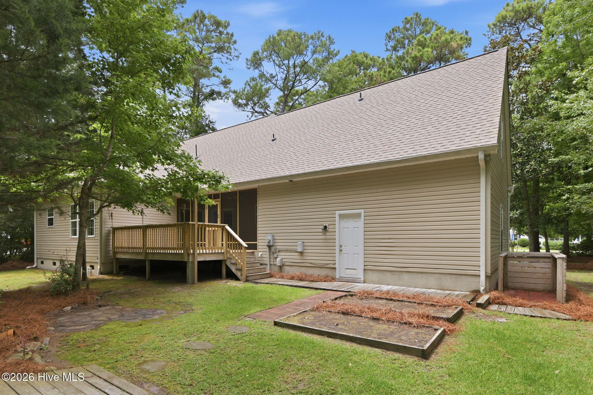 Single Family Residence at 311 Winding Woods Way, Beaufort, NC 28516, photo 9 of 66