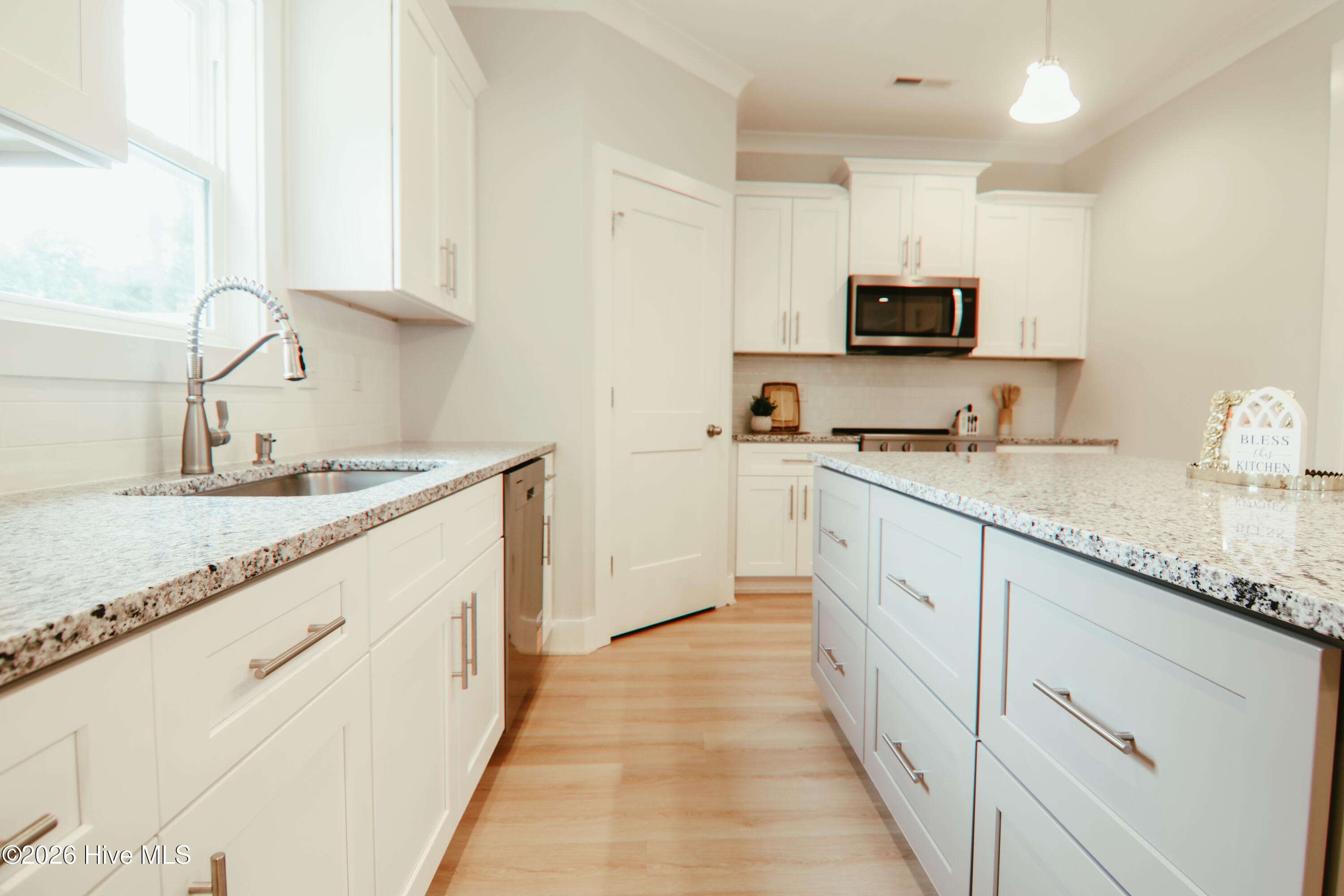 Soft-close cabinets and drawers with moen fixtures - 223 Glenwood Trail, Goldsboro, NC 27534