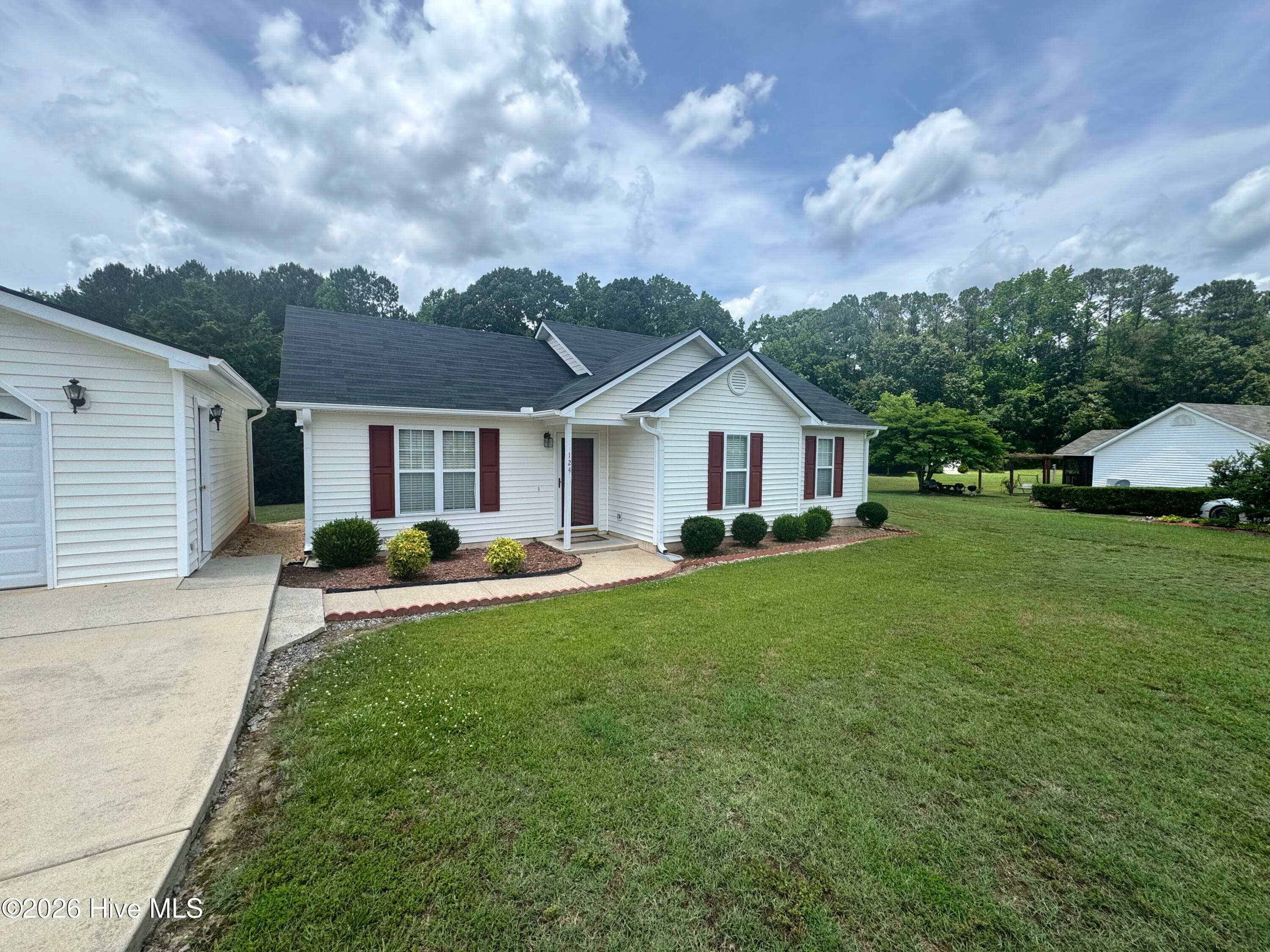 Single Family Residence at 124 Stockbridge Drive, Selma, NC 27576, photo 3 of 25