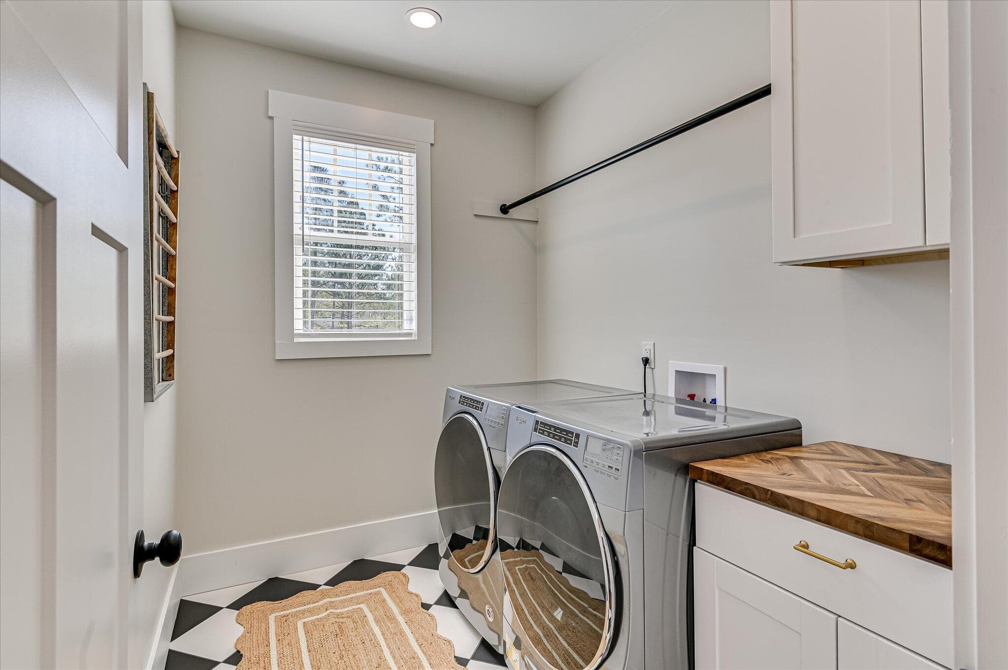 Laundry - 1630 Long Cove Drive, Lincolnton, GA 30817