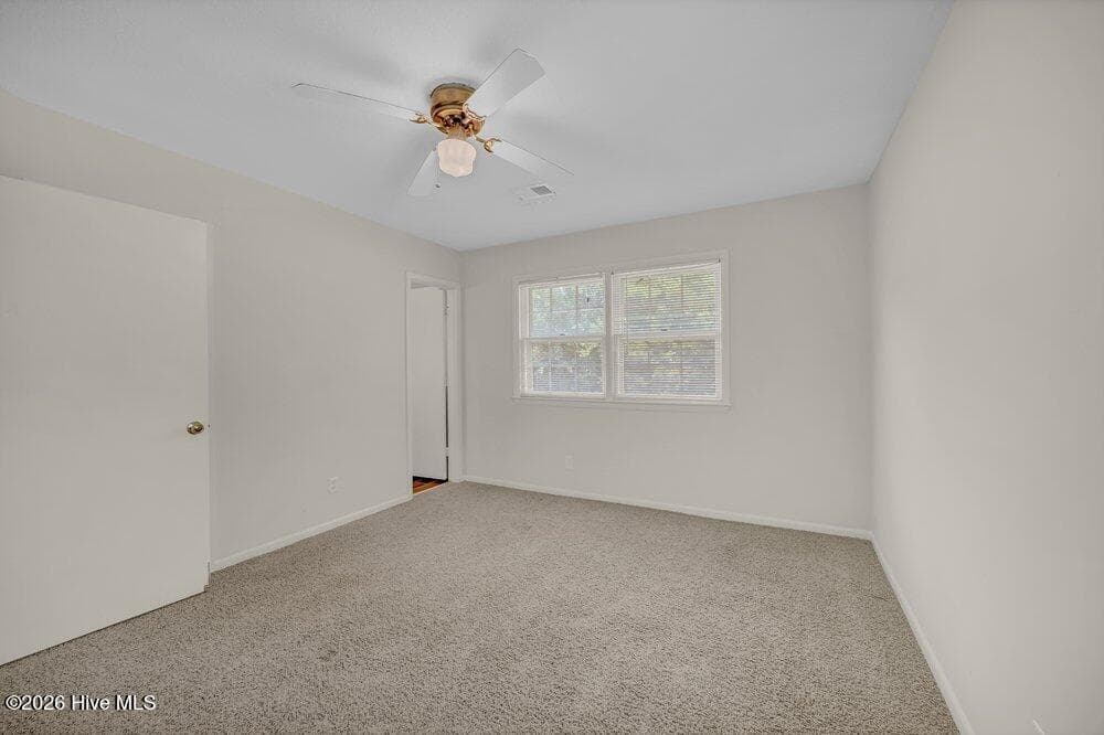 Single Family Residence at 618 Kelly Road, Wilmington, NC 28409, photo 17 of 27