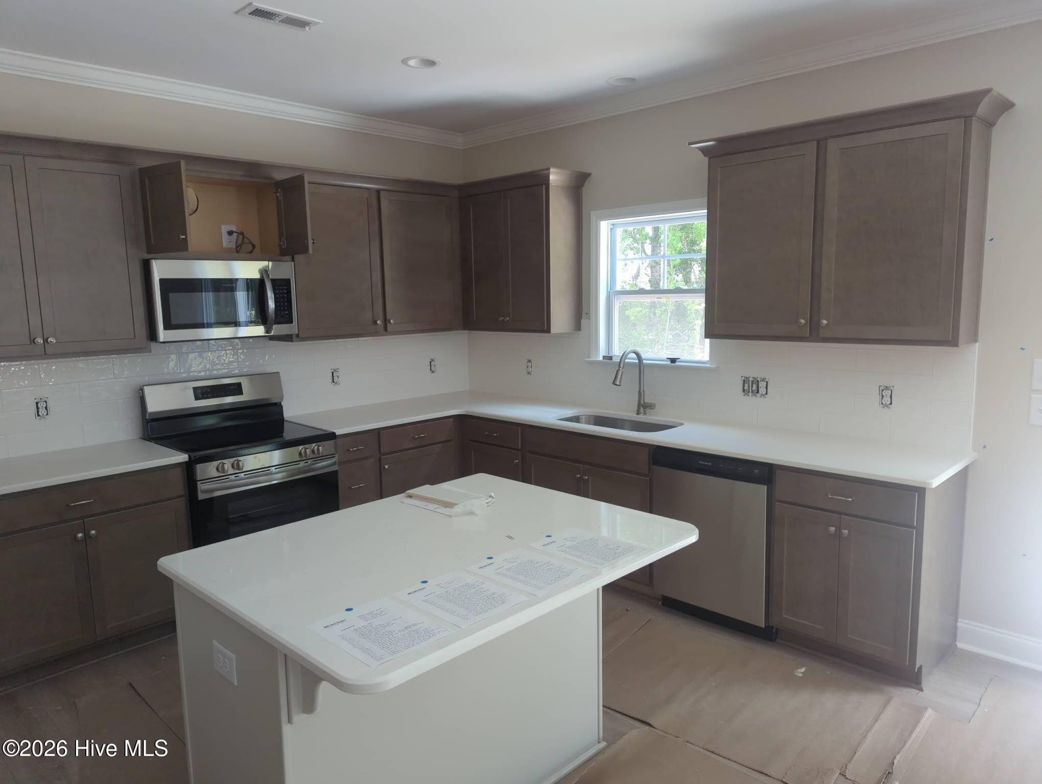 Single Family Residence at 2329 Rhinestone Drive, Winterville, NC 28590, photo 6 of 81