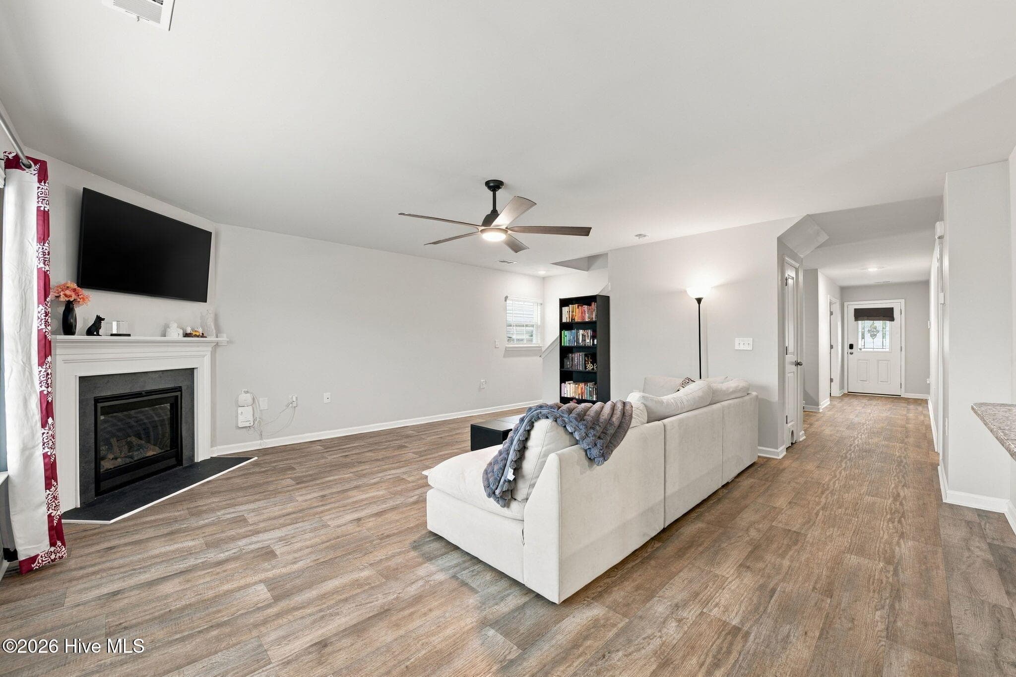 Single Family Residence at 212 Gracie Farms Road, New Bern, NC 28560, photo 2 of 32