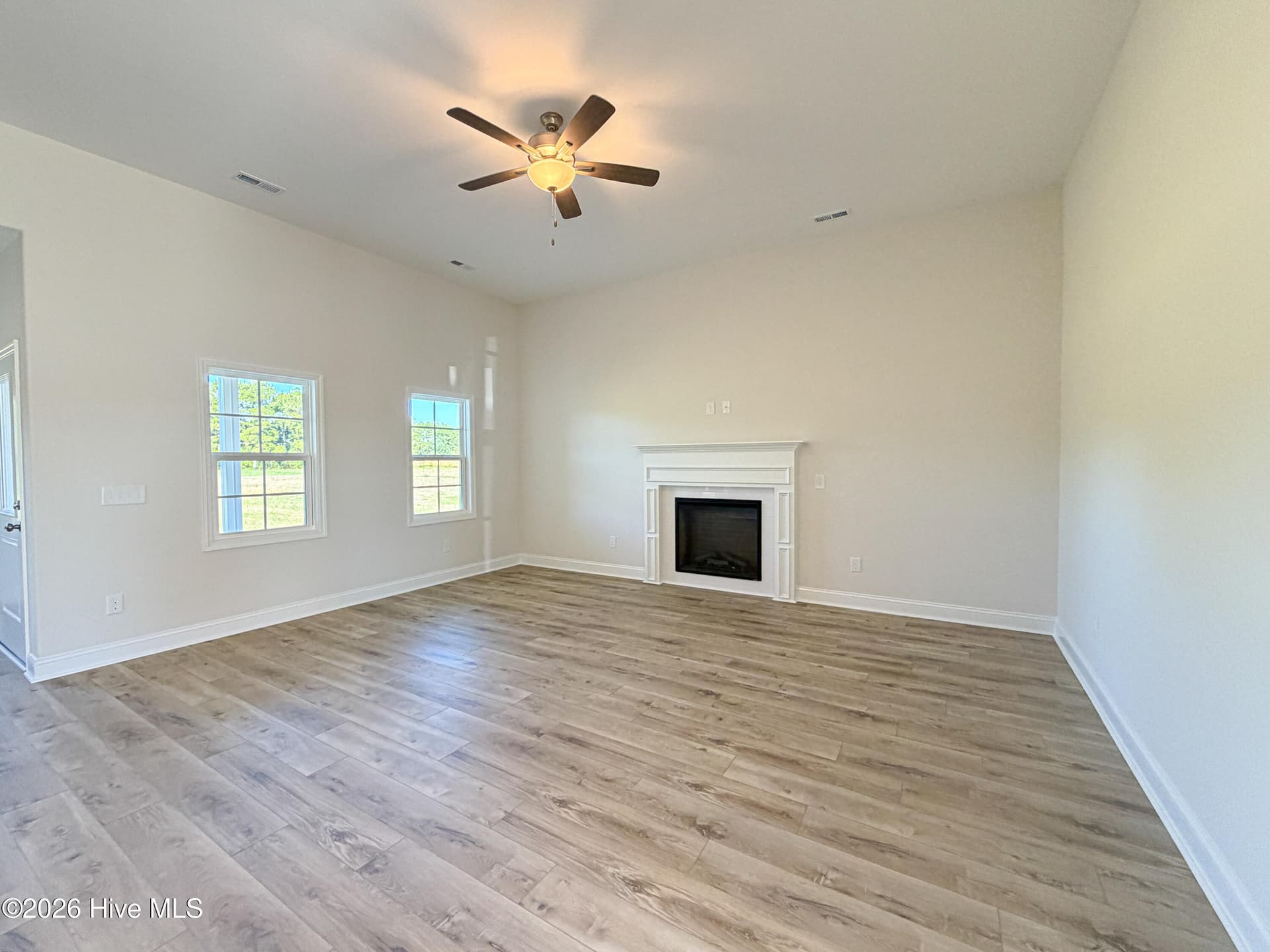 Single Family Residence at 816 Tupelo Tree Drive, Hubert, NC 28539, photo 2 of 3