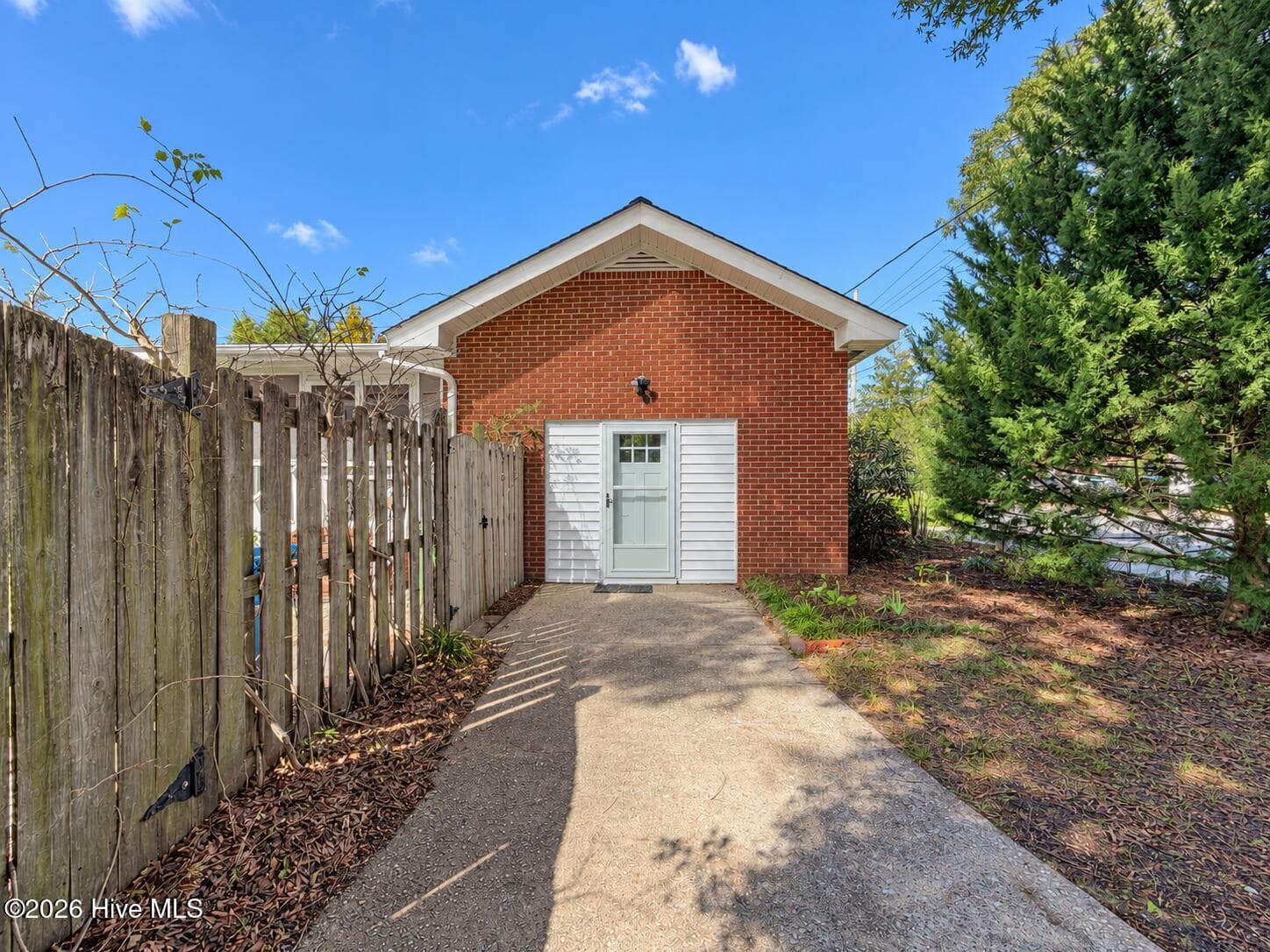 Single Family Residence at 320 Northern Boulevard, Wilmington, NC 28401, photo 97 of 159