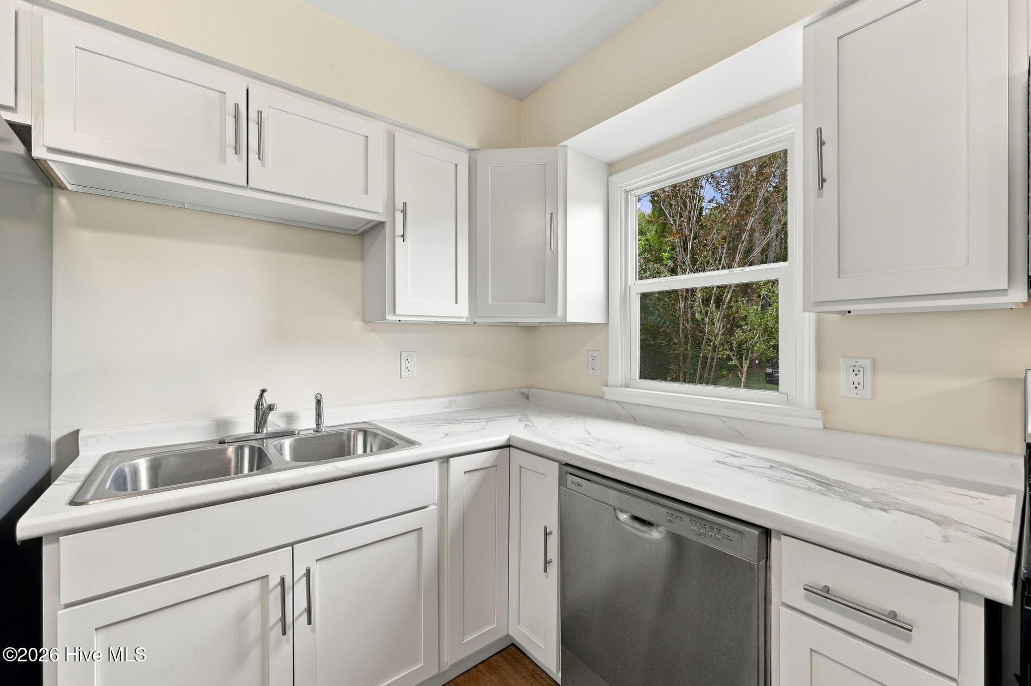 Single Family Residence at 2707 Alabama Avenue, New Bern, NC 28560, photo 13 of 56