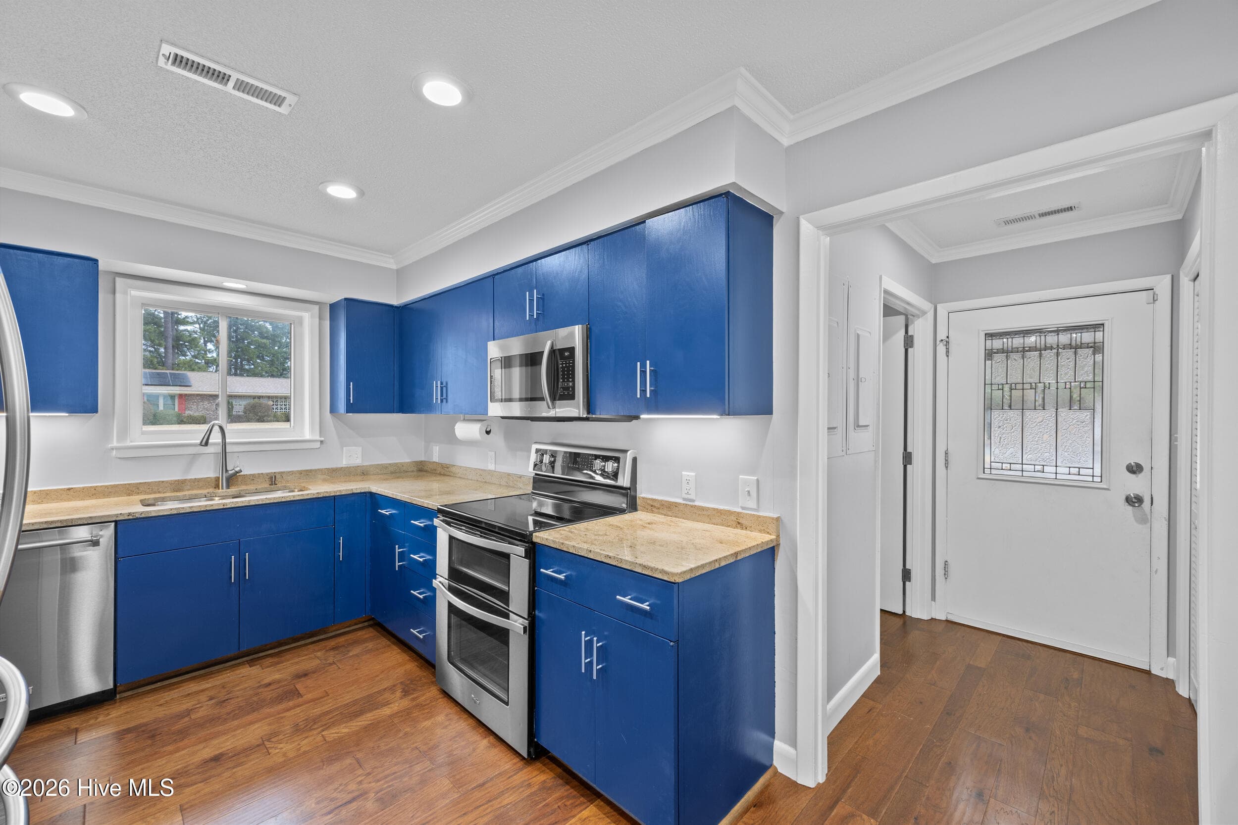 kitchen - 616 E Murphy Street, Wallace, NC 28466