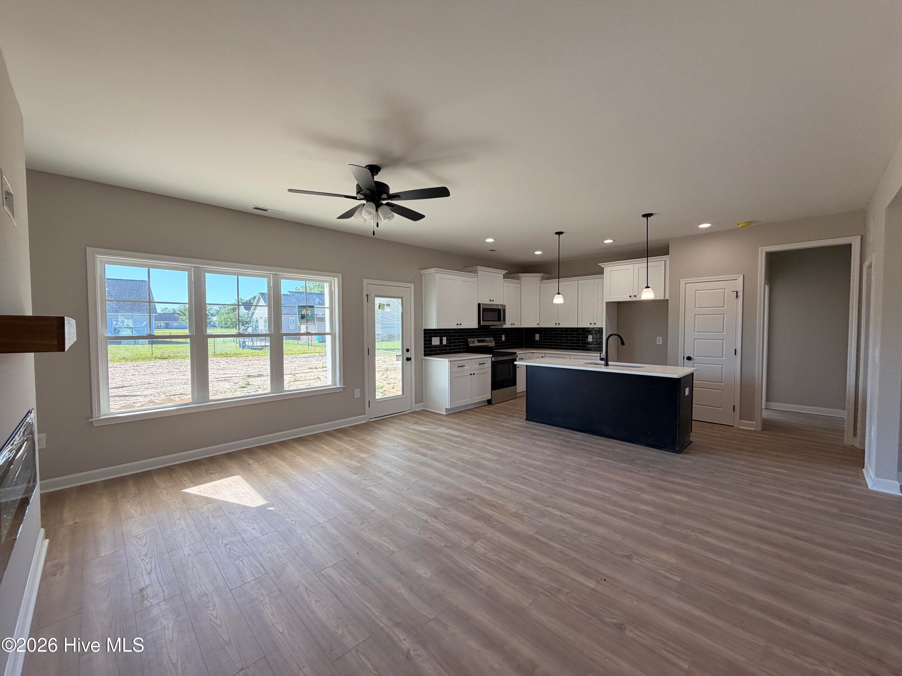 Single Family Residence at 3731 Chatsworth Drive, La Grange, NC 28551, photo 9 of 92
