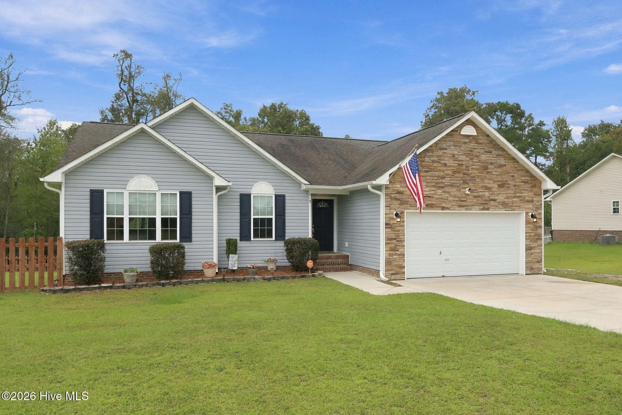 Single Family Residence at 210 Gillespie Drive, Hubert, NC 28539, photo 3 of 49