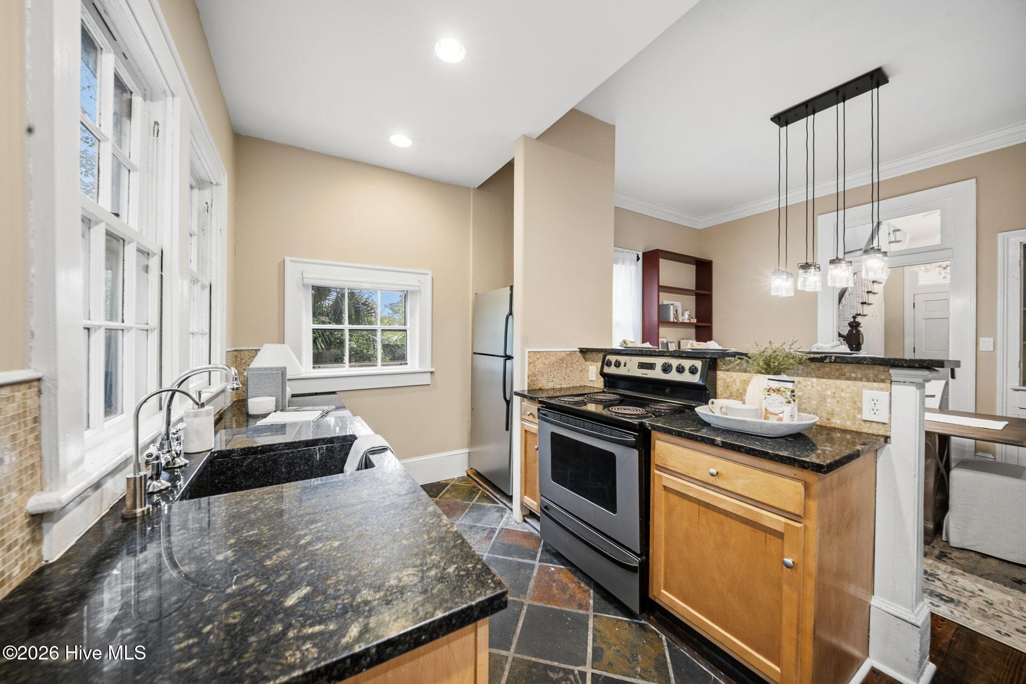 Single Family Residence at 106 Castle Street, Wilmington, NC 28401, photo 21 of 54