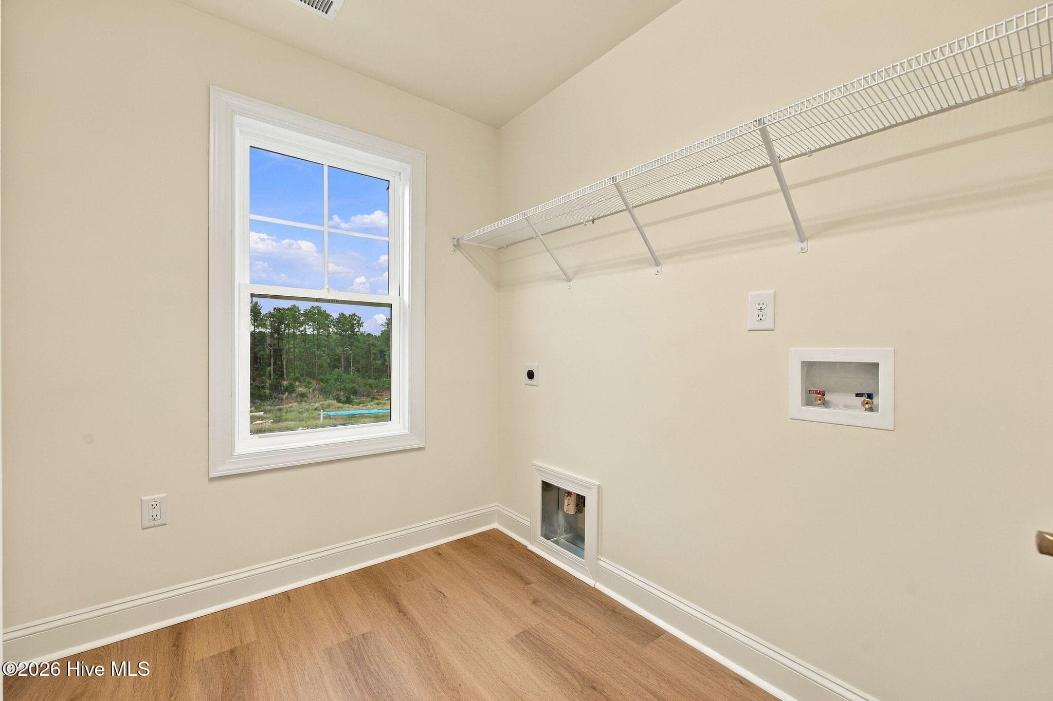 Laundry - 510 Amersham Road, Carthage, NC 28327