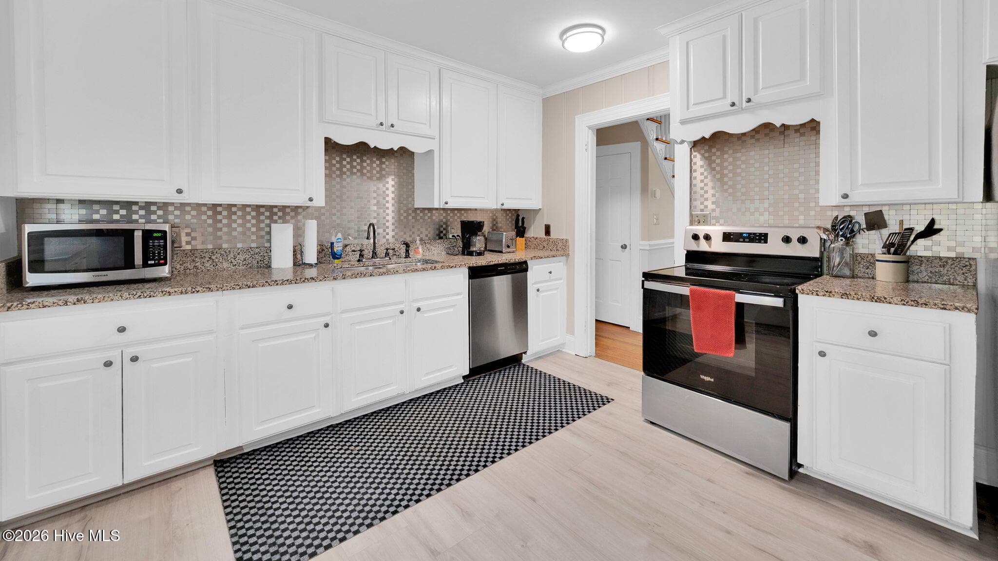 kitchen - 1902 Sherwood Drive, Greenville, NC 27858