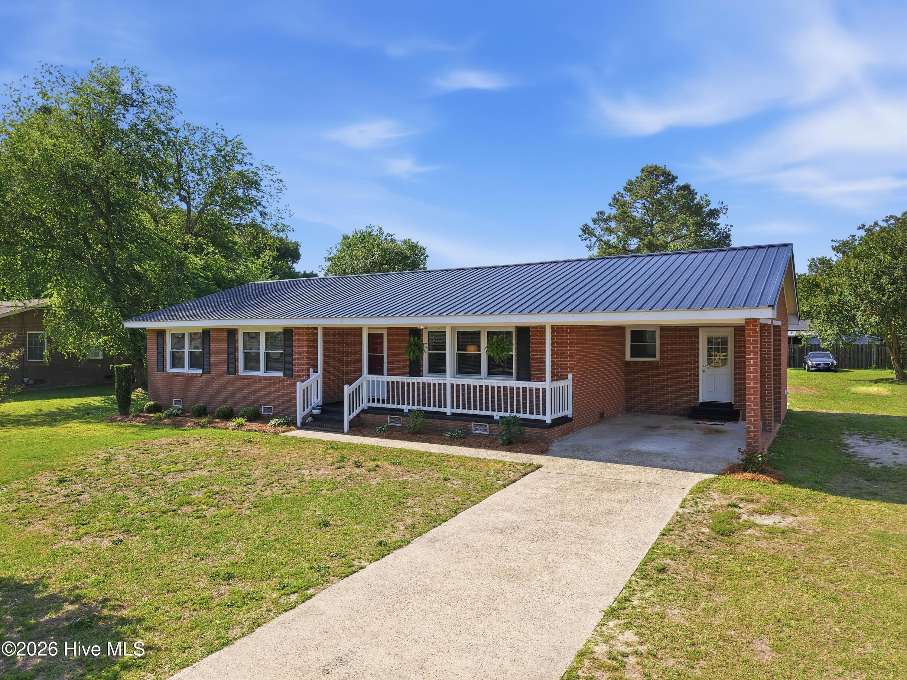 Single Family Residence at 755 Central Avenue, Kinston, NC 28504, photo 2 of 41
