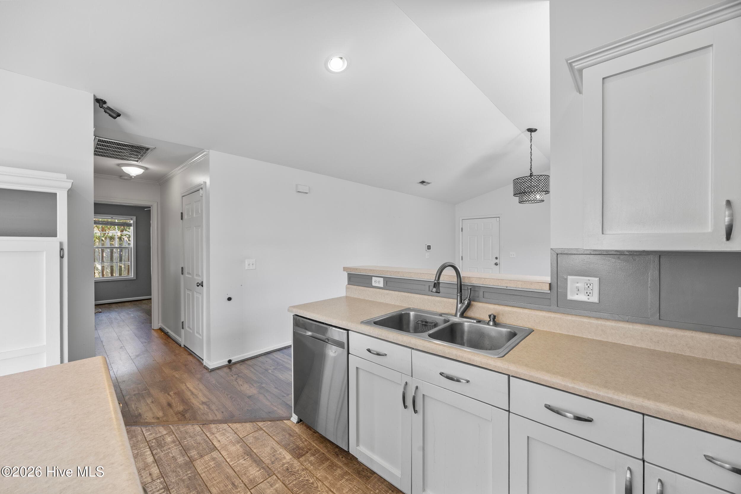 Single Family Residence at 605 Brookbend Drive, Wilmington, NC 28411, photo 15 of 40