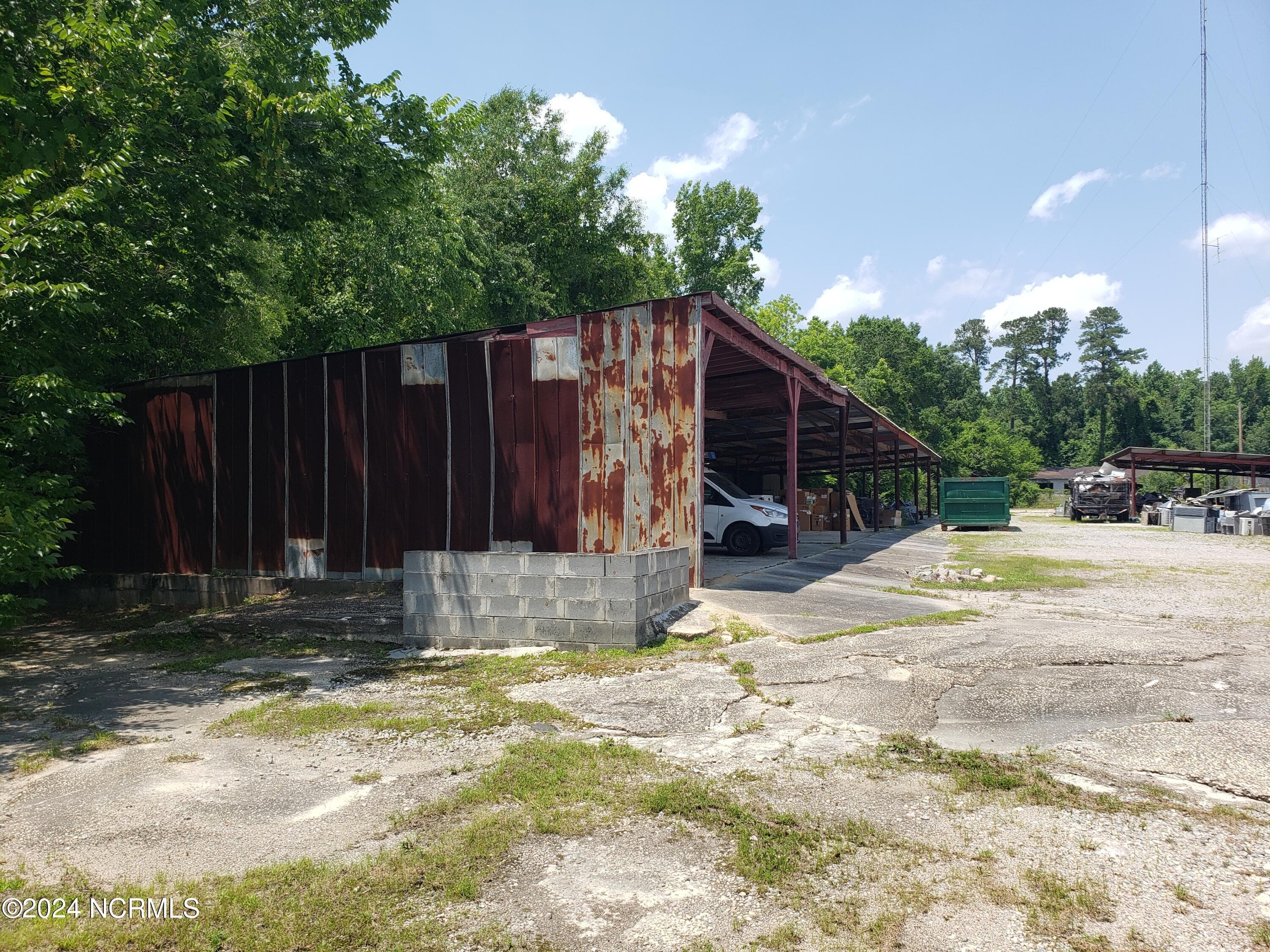 Commercial Sale at 614 Washington Street, Whiteville, NC 28472, photo 12 of 13
