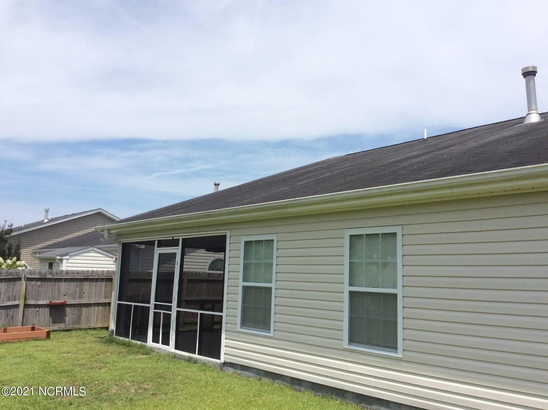 Single Family Residence at 105 Lakeside Green Drive, New Bern, NC 28560, photo 32 of 32