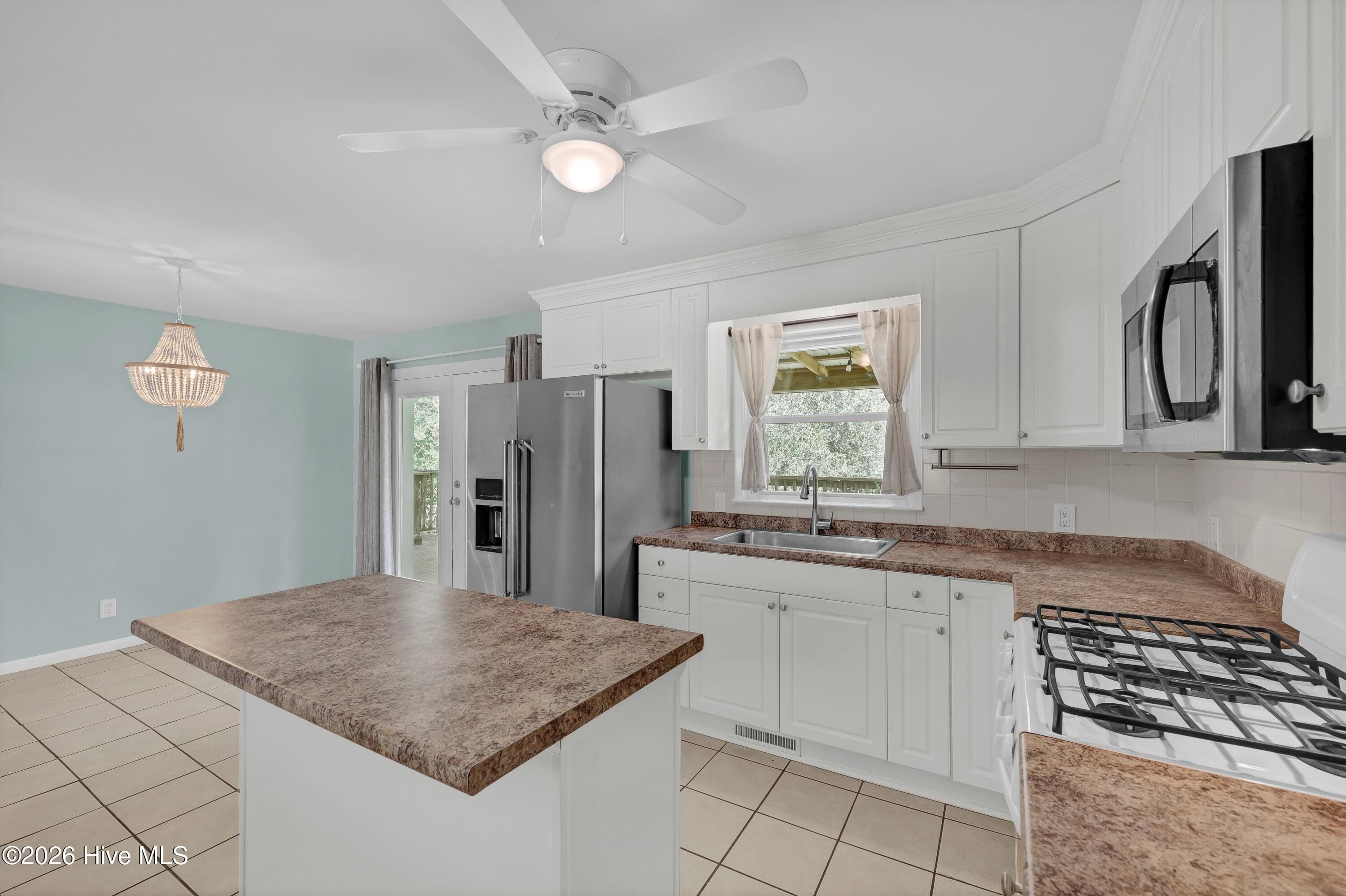 Single Family Residence at 3309 Winston Boulevard, Wilmington, NC 28403, photo 12 of 31
