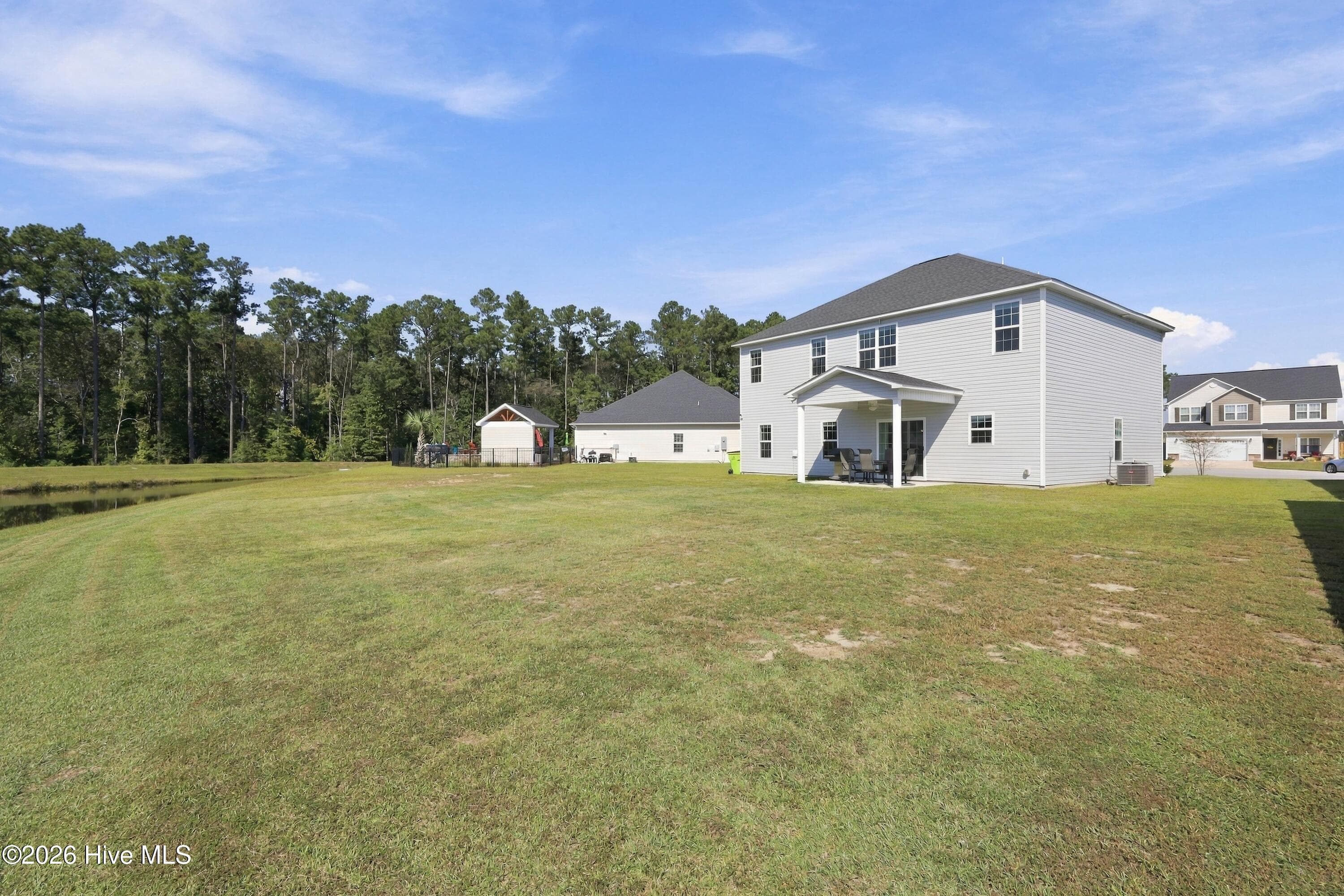 Single Family Residence at 1011 Sailfish Street, New Bern, NC 28562, photo 10 of 44