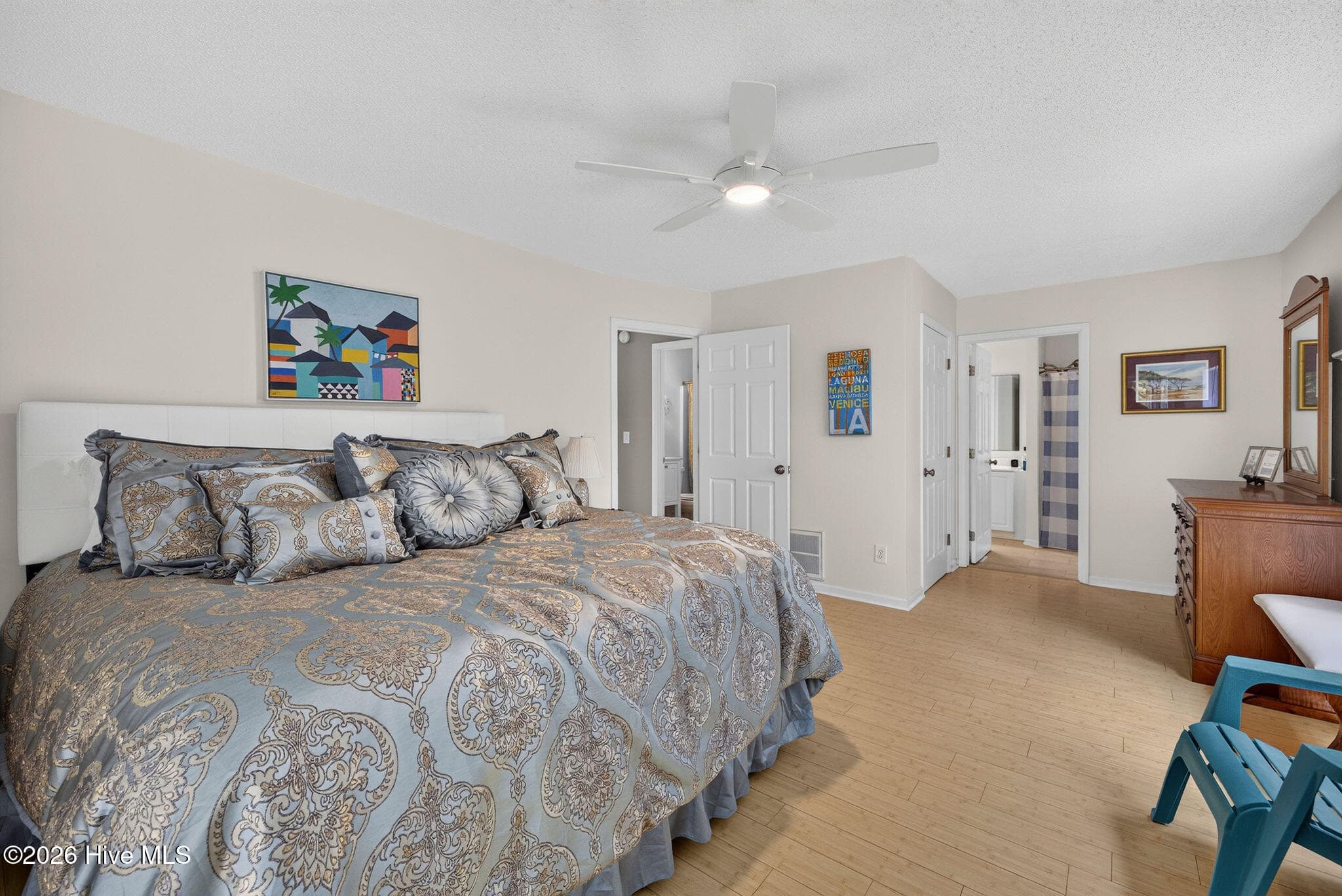 Single Family Residence at 21 S Oak Drive, Surf City, NC 28445, photo 18 of 46