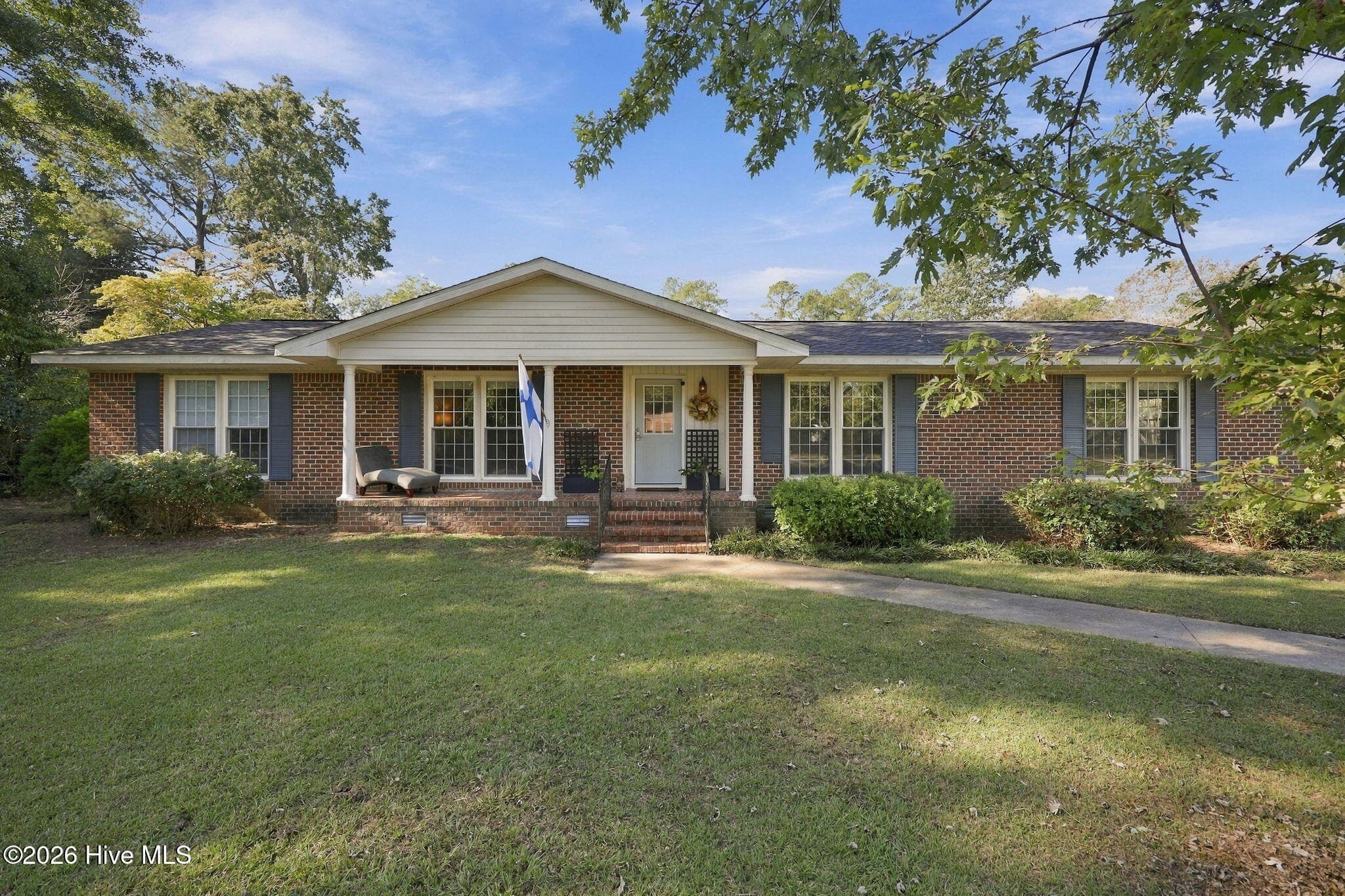 Single Family Residence at 309 Willowbrook Court, New Bern, NC 28562, photo 3 of 57