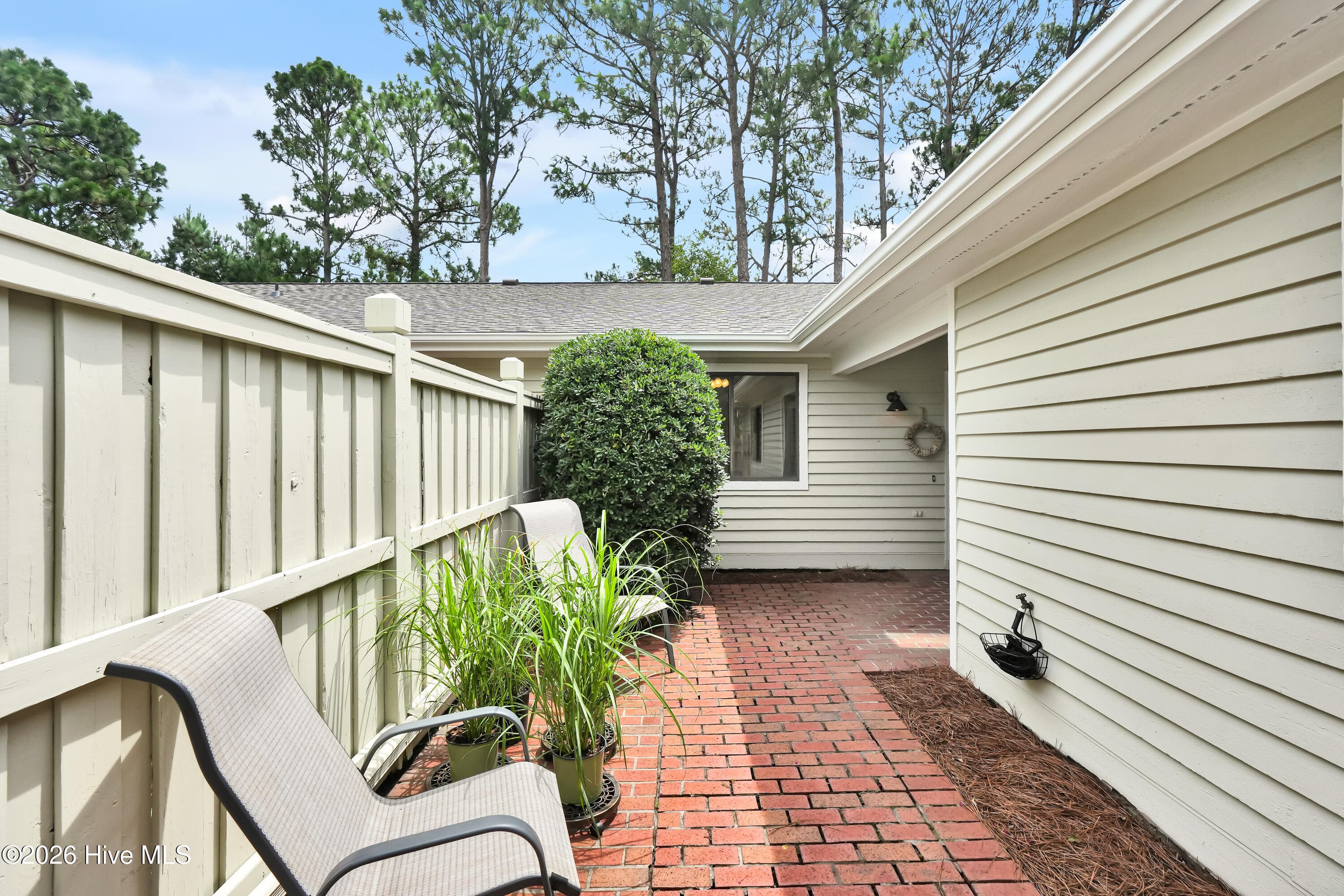 Townhouse at 221 Inland Greens Circle, Wilmington, NC 28405, photo 5 of 44