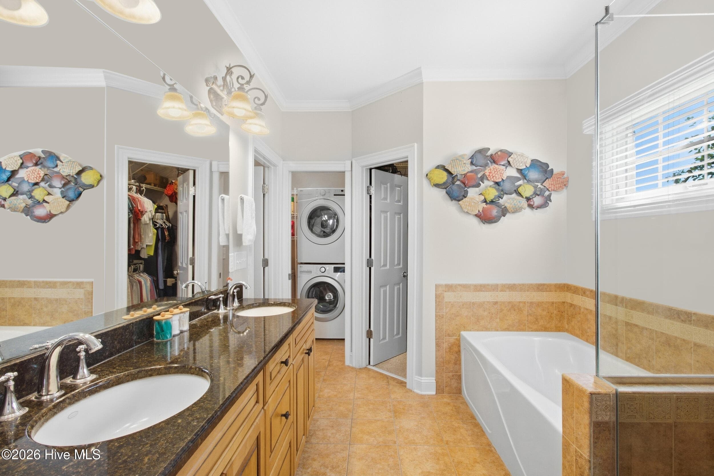Owners Bathroom - 1012 Pelican Drive, New Bern, NC 28560