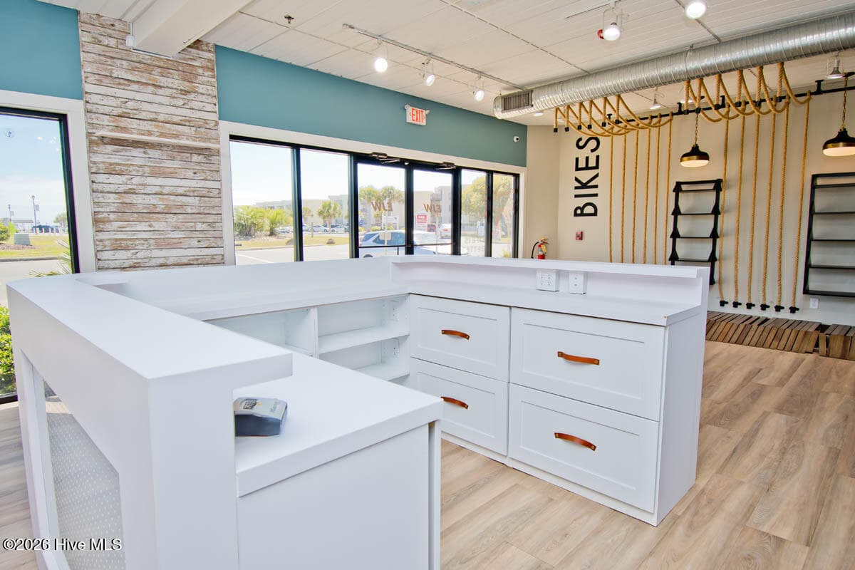 Commercial opportunity awaits. - 9004 Louise Avenue A1 & B1, Emerald Isle, NC 28594