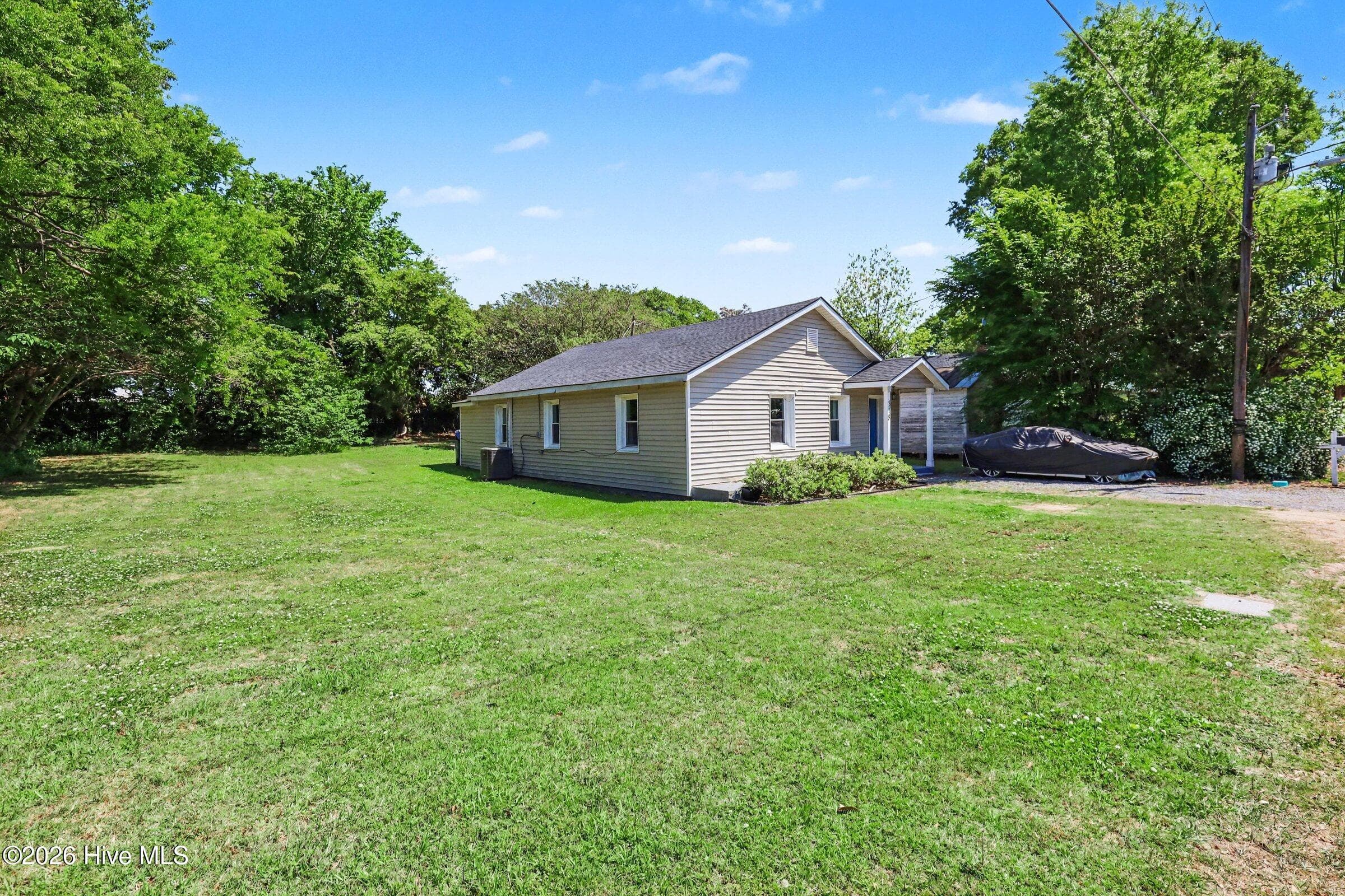Single Family Residence at 518 E Townsend Street, Dunn, NC 28334, photo 2 of 24