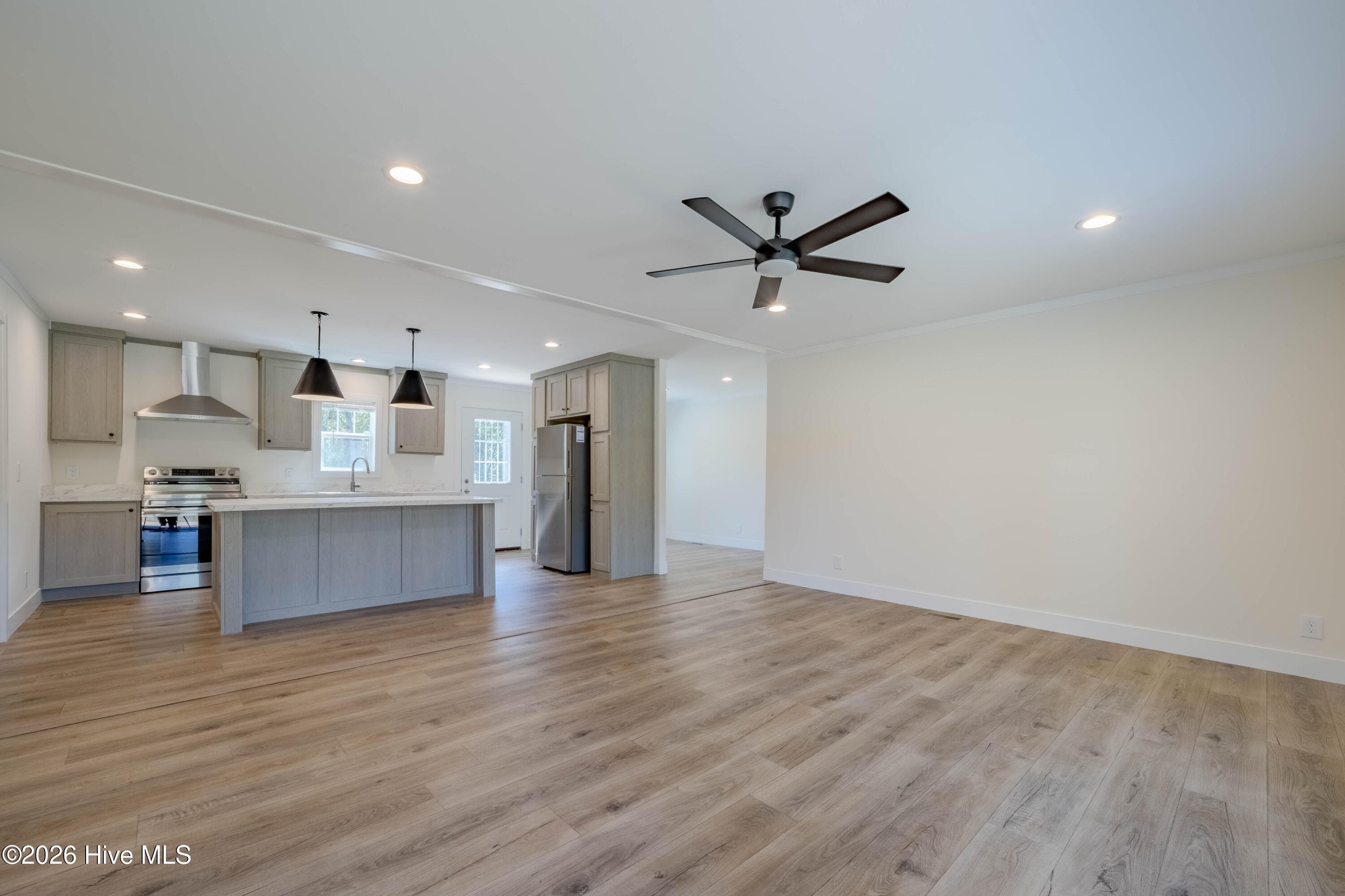 Living Room/Kitchen - 120 Edgewater Lane, Richlands, NC 28574