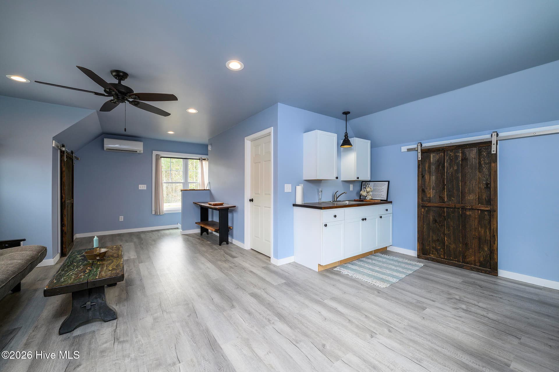 Carriage House Living Space - 308 Wild Swan Lane, Minnesott Beach, NC 28510
