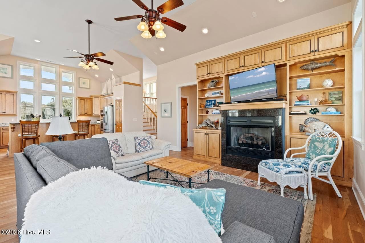 Open Living Area w/Gas Log Fireplace - 4204 Emerald Drive, Emerald Isle, NC 28594