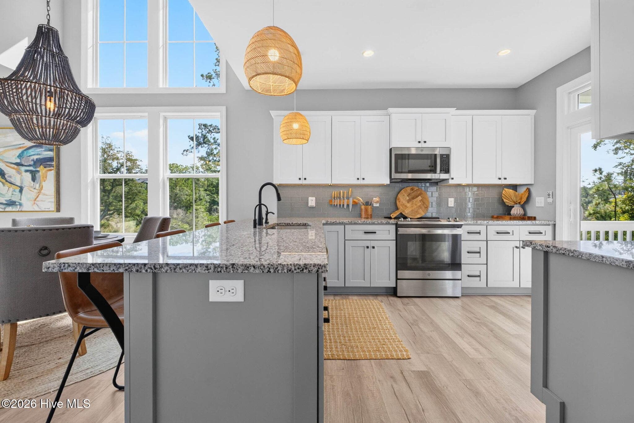 Single Family Residence at 1406 Marsh Cove Lane, Wilmington, NC 28409, photo 9 of 47