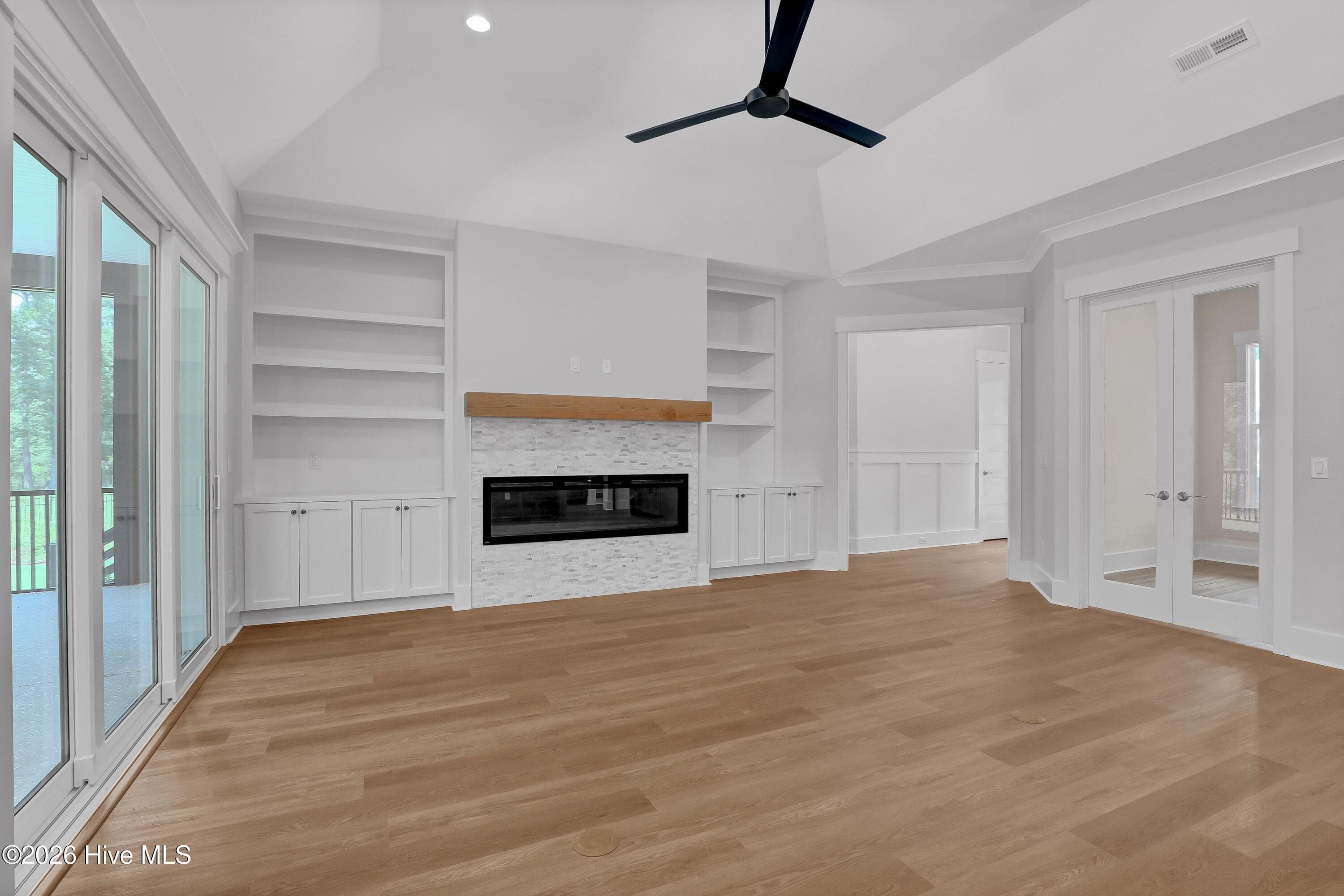 Single Family Residence at 105 Tradewinds Drive, Hampstead, NC 28443, photo 11 of 83