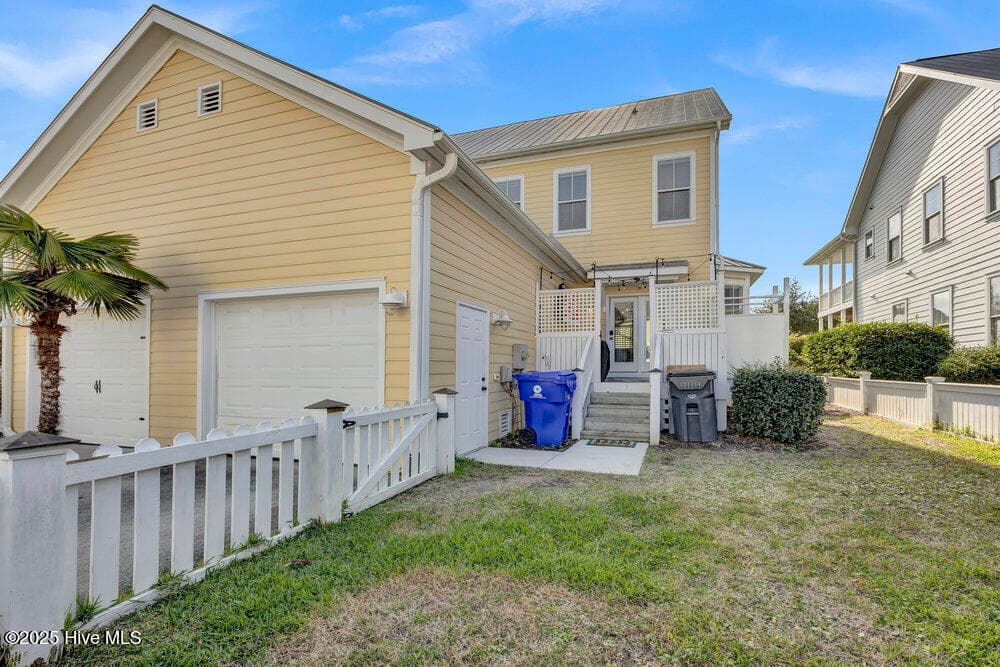 Townhouse at 233 Silver Sloop Way, Carolina Beach, NC 28428, photo 25 of 33