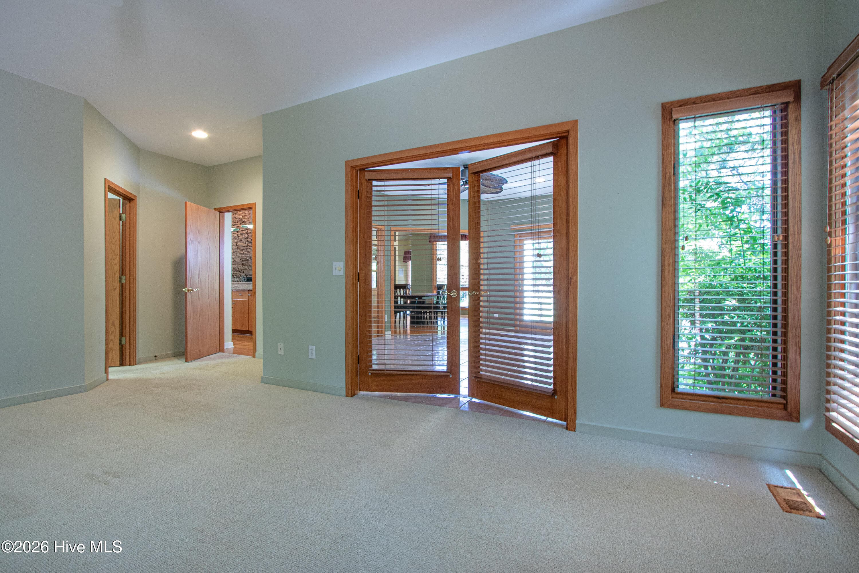Single Family Residence at 15 Shenecossett Lane, Pinehurst, NC 28374, photo 3 of 6