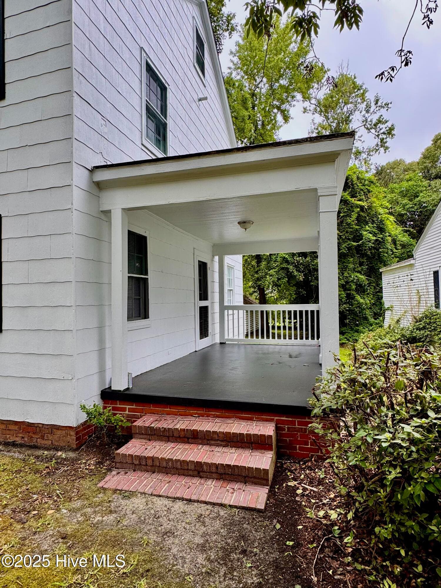 Single Family Residence at 306 Wilson Avenue, Kinston, NC 28501, photo 4 of 61