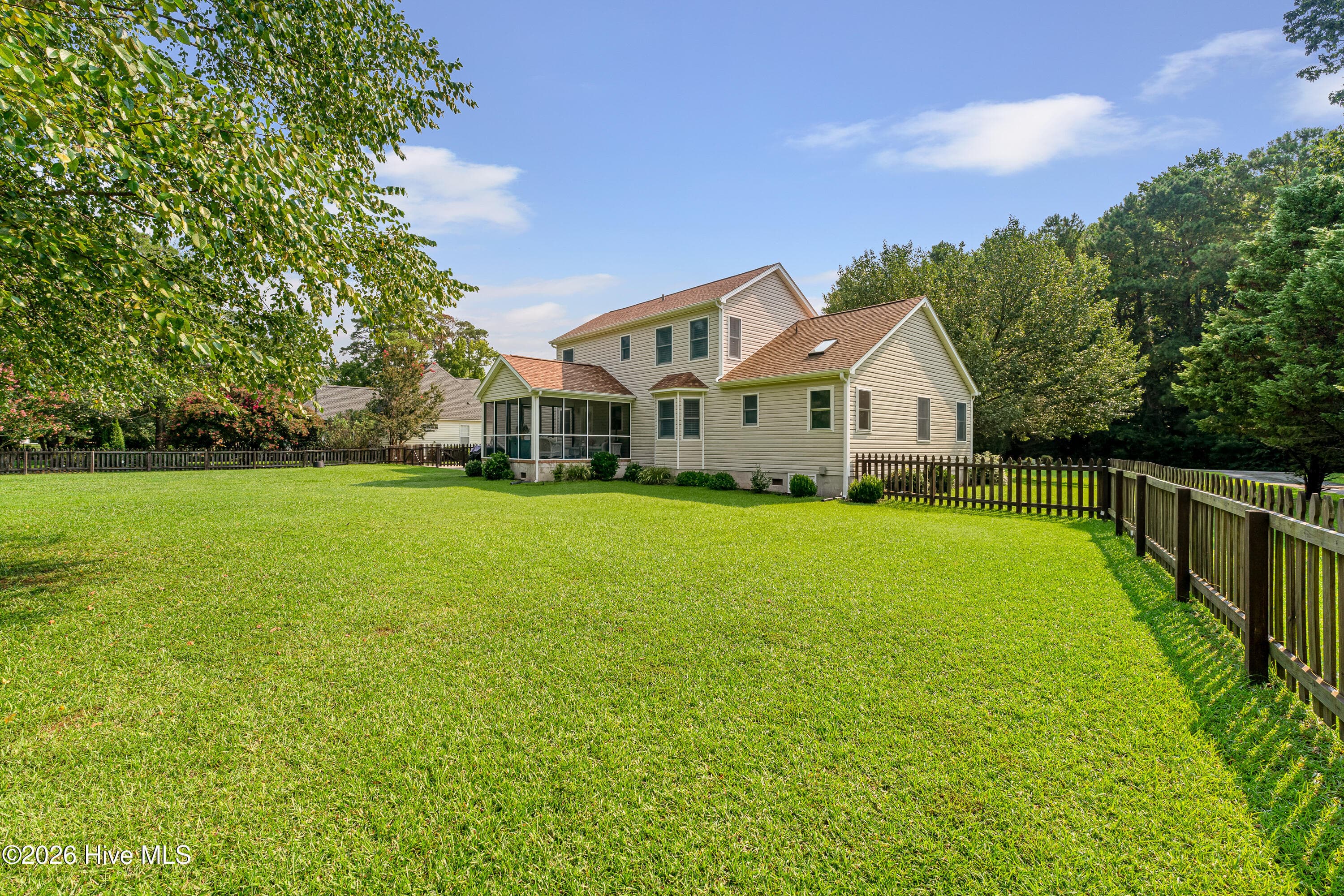 Single Family Residence at 415 Hillcrest Drive, Morehead City, NC 28557, photo 3 of 61