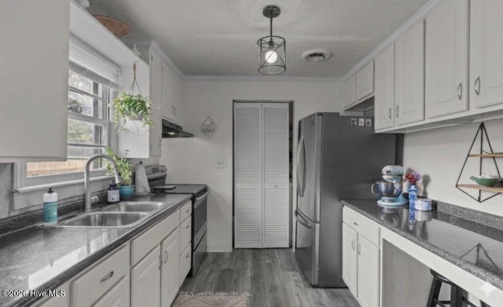 Single Family Residence at 1409 Wooster Street, Wilmington, NC 28401, photo 9 of 49