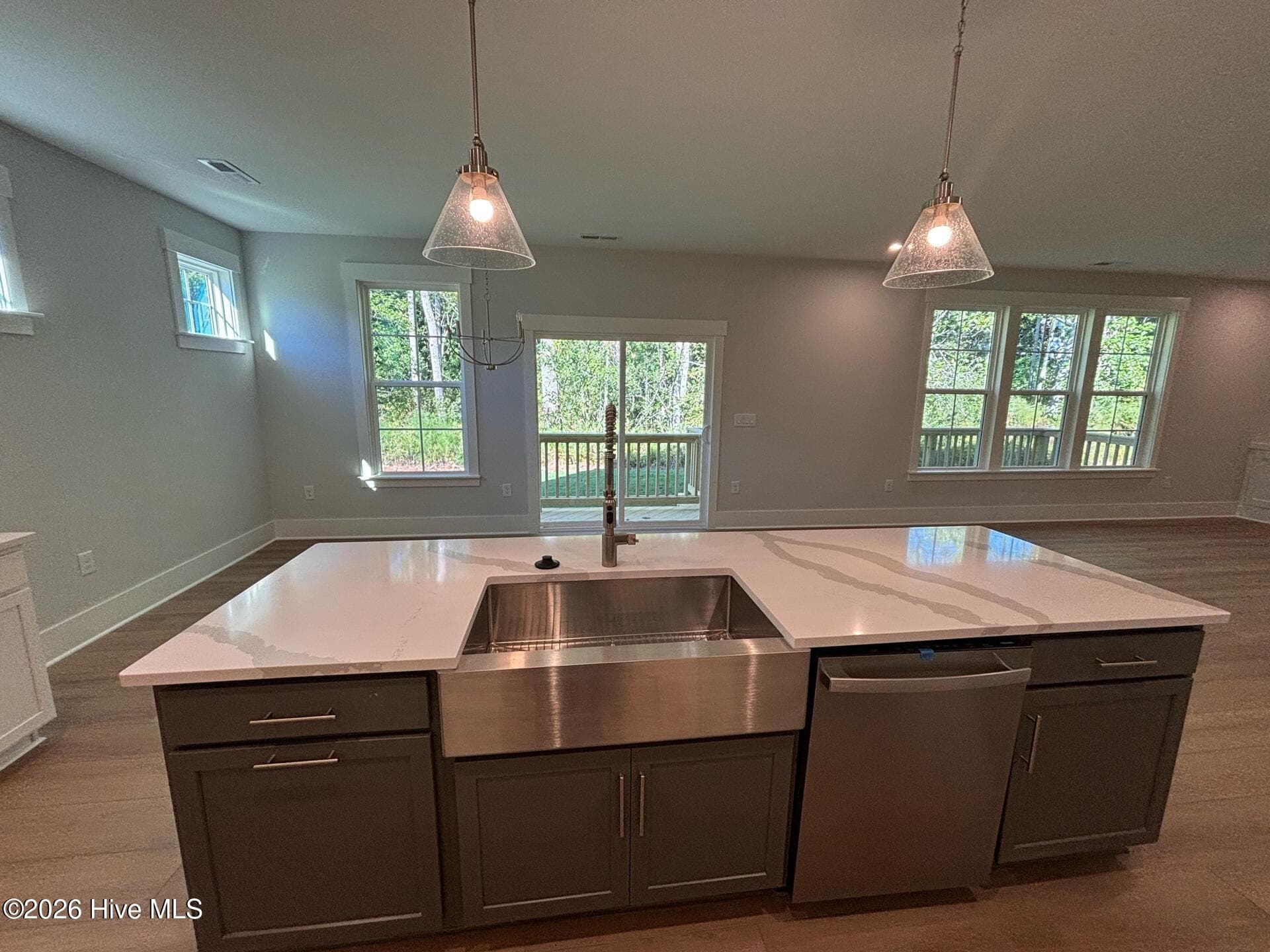 Large island and Stainless Steel Farmhouse Sink - 370 Glade Drive, Aberdeen, NC 28315