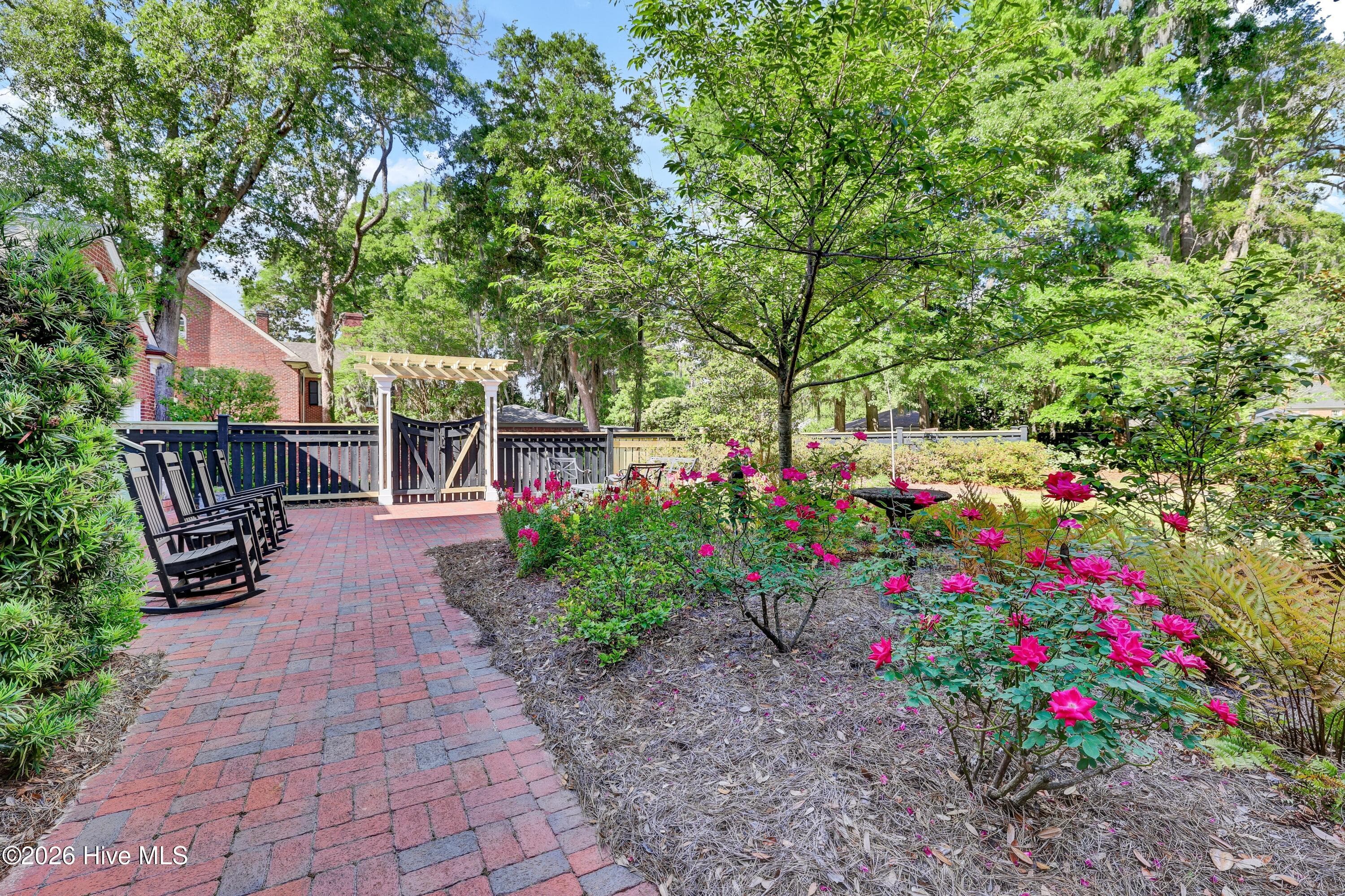 Single Family Residence at 1411 Live Oak Parkway, Wilmington, NC 28403, photo 43 of 63