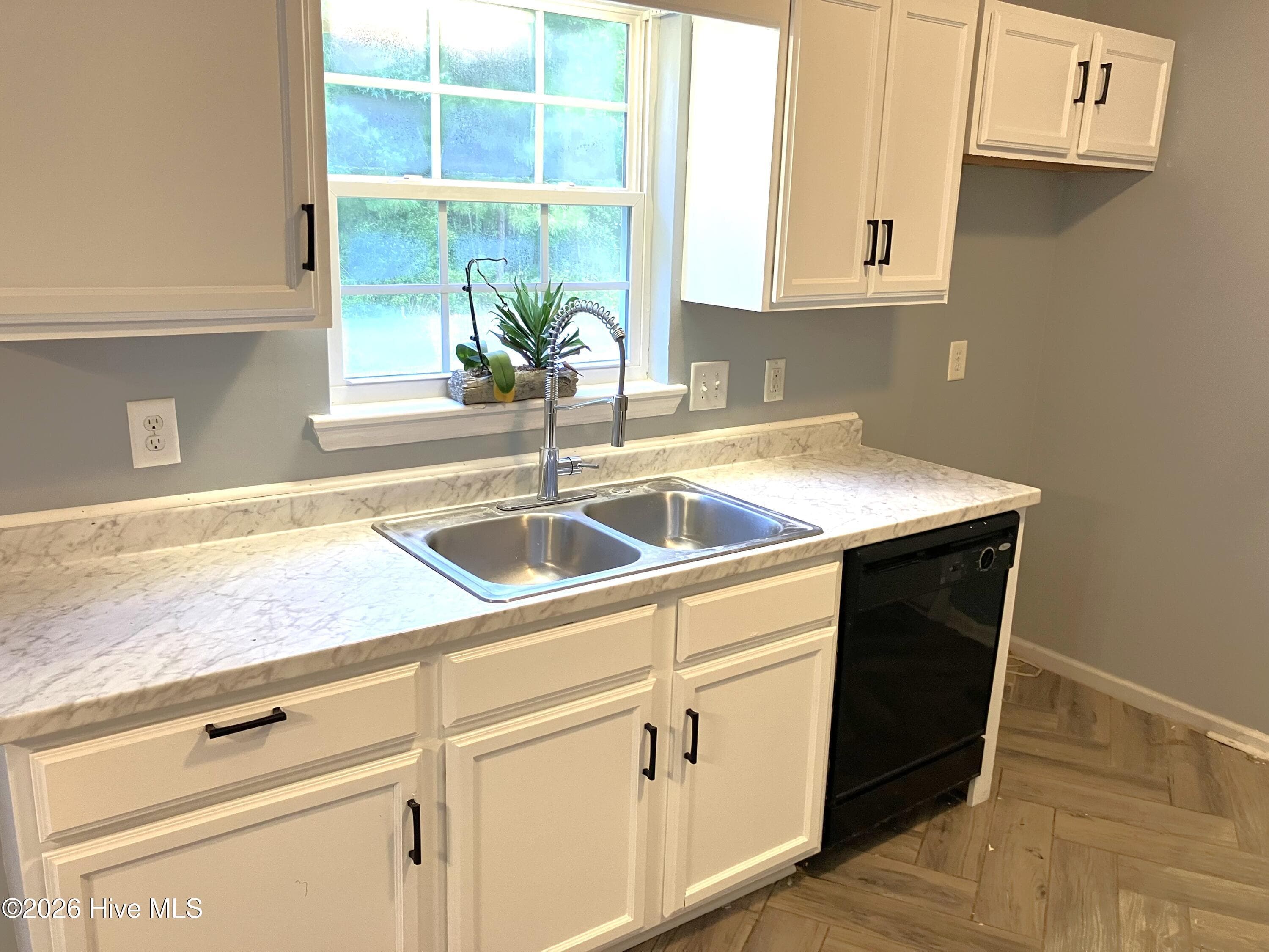 Single Family Residence at 249 Bishop Drive, Jacksonville, NC 28540, photo 6 of 19