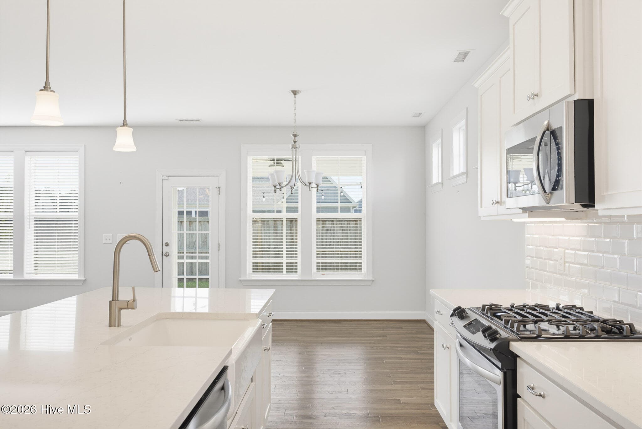 Single Family Residence at 13 Meon Lane, Hampstead, NC 28443, photo 13 of 64