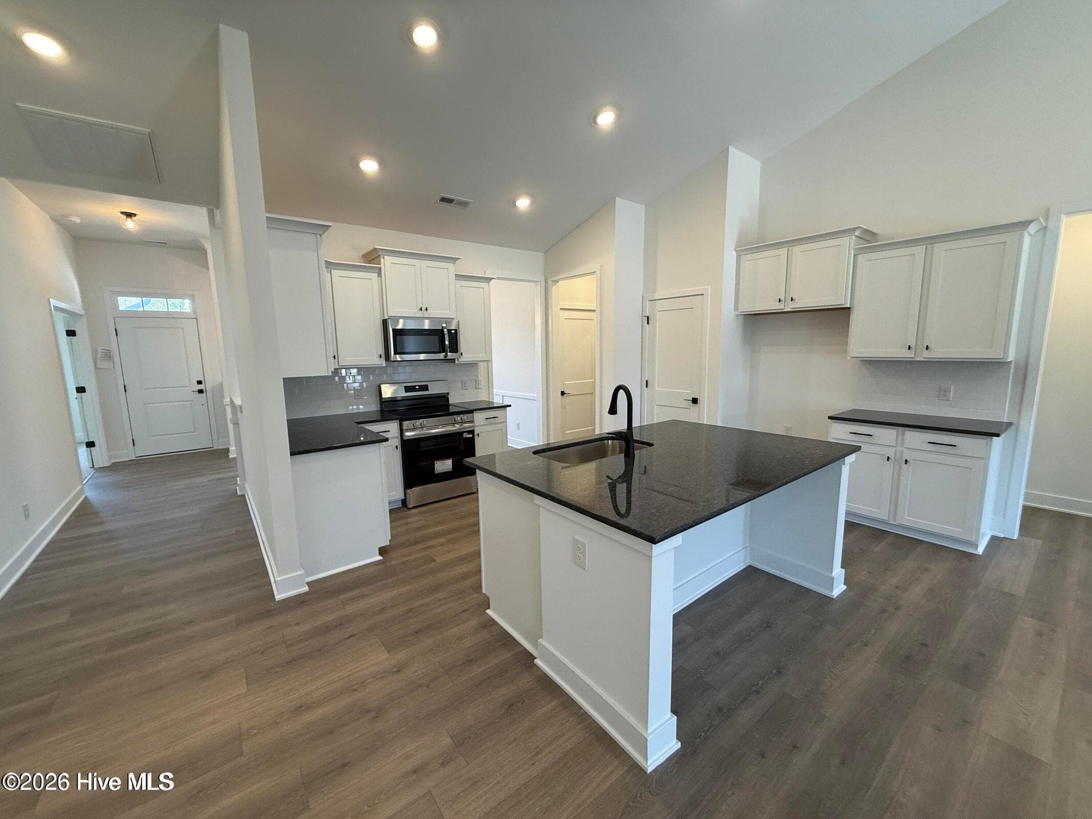 Single Family Residence at 2113 Sandbrook Loop, Leland, NC 28451, photo 3 of 41