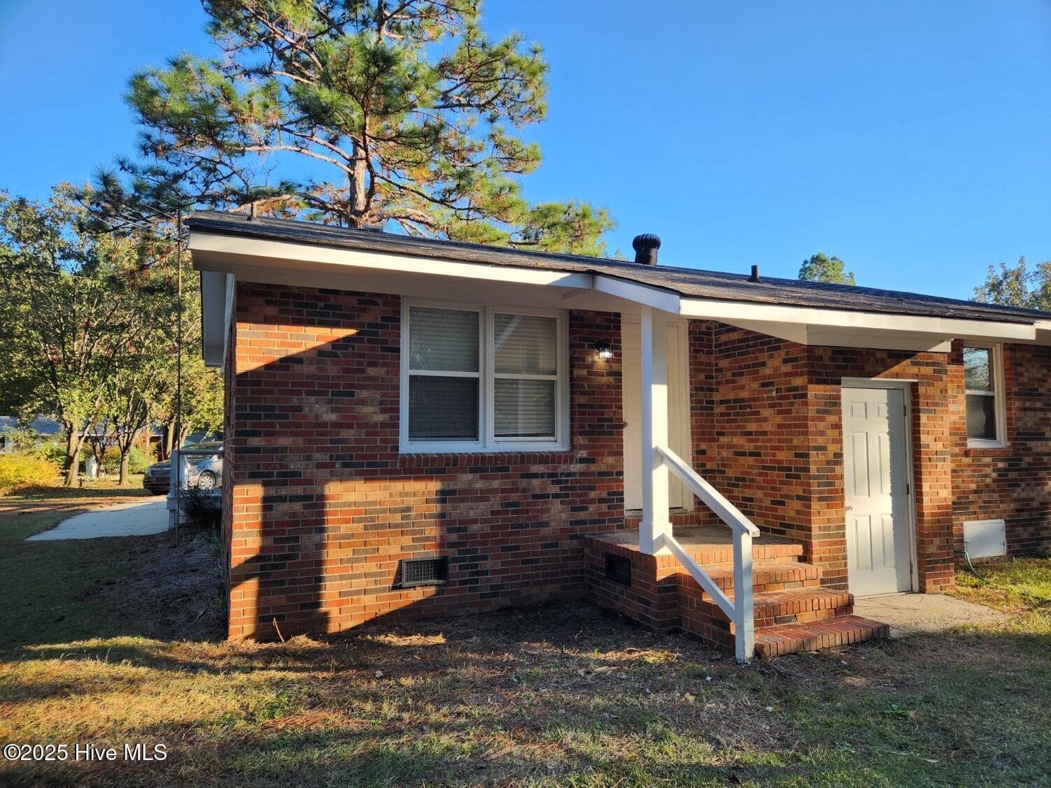 Single Family Residence at 616 N Pine Street, Roseboro, NC 28382, photo 14 of 34