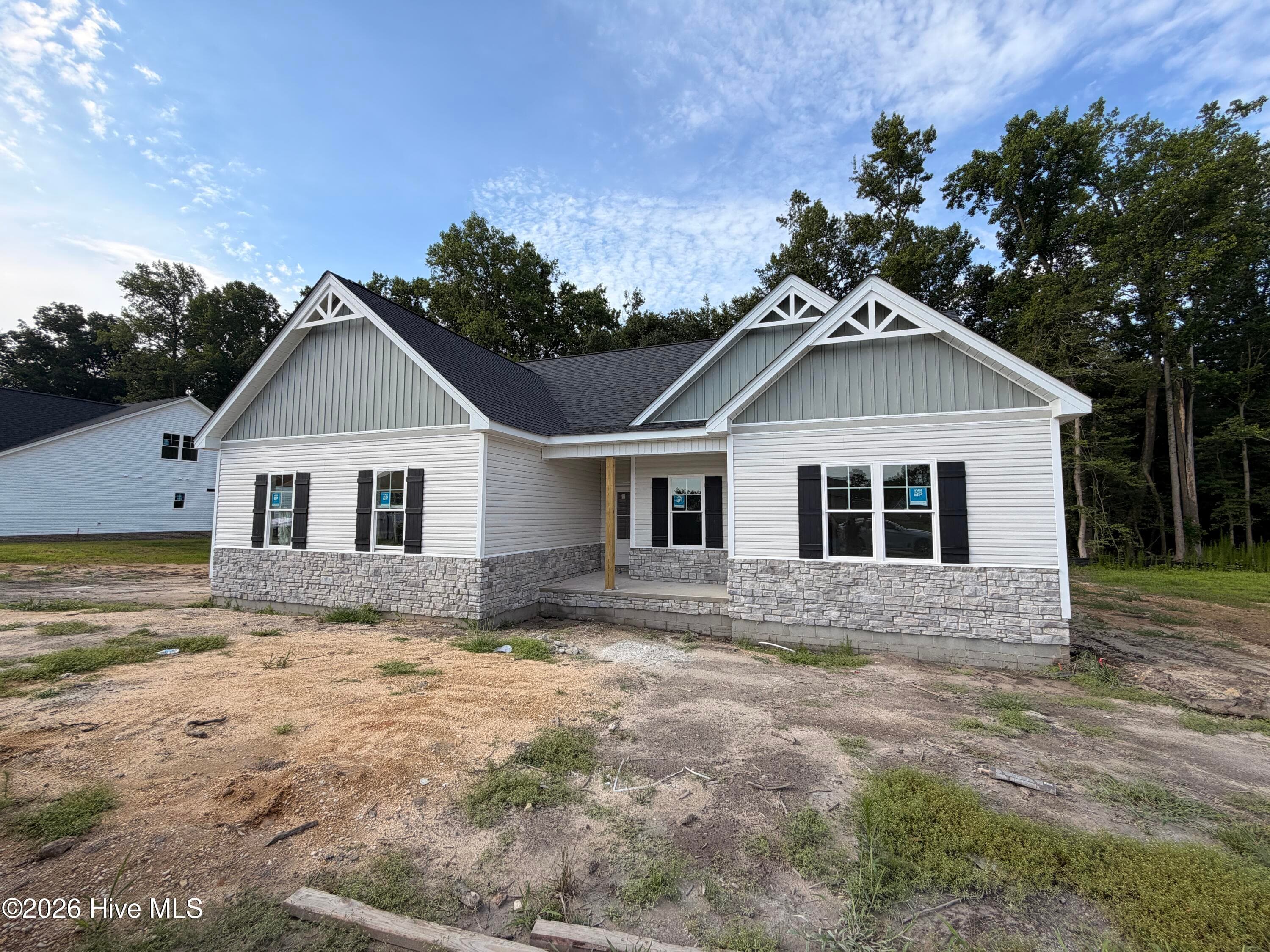 Single Family Residence at 3704 Huntcliff Drive, La Grange, NC 28551, photo 2 of 100