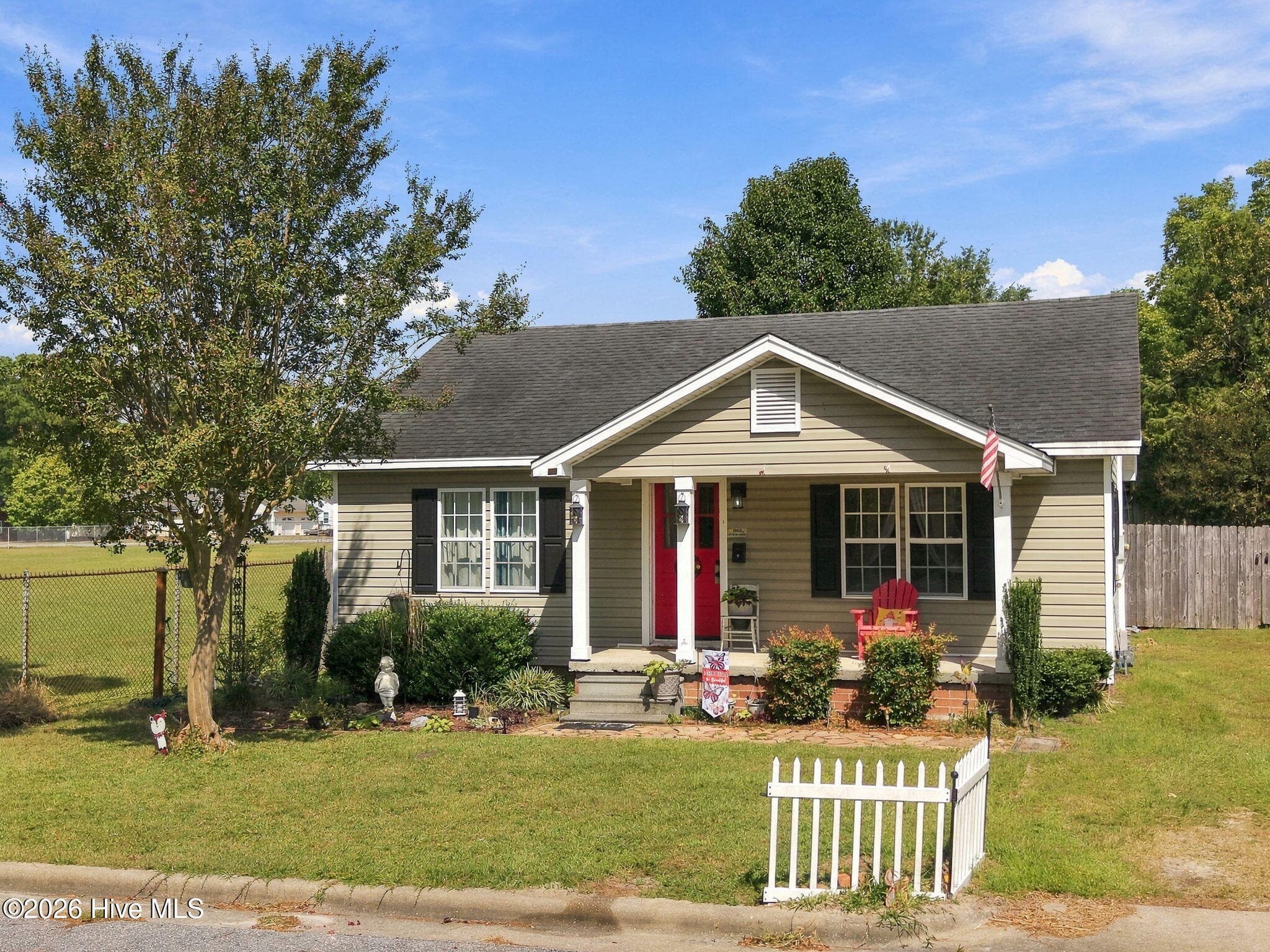 Single Family Residence at 400 E 8th Street, Washington, NC 27889, photo 2 of 41